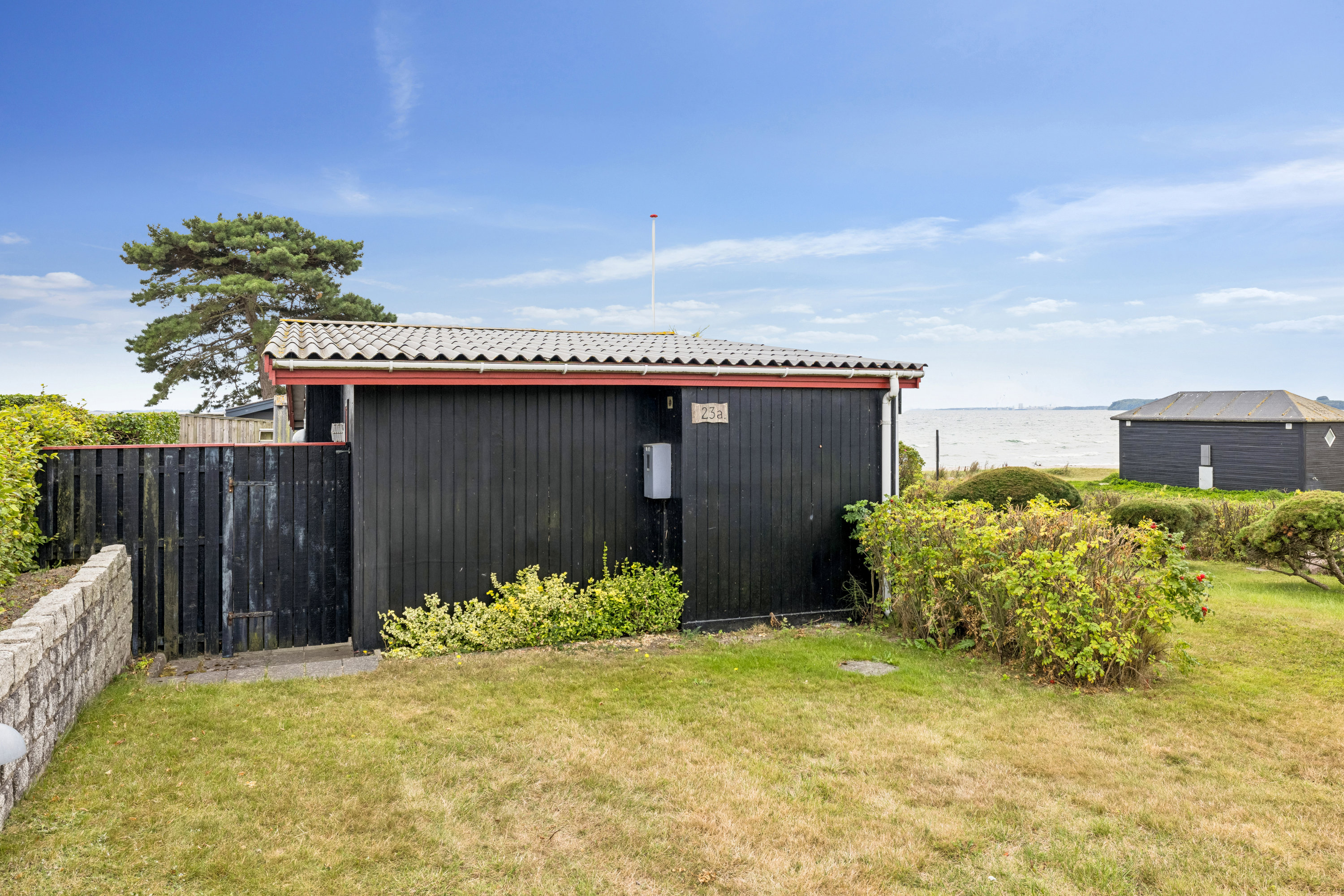 Fremhævet ejendom 1 billede i fuldskærmstilstand. Billede af Strandvejen 23A, 8410 Rønde