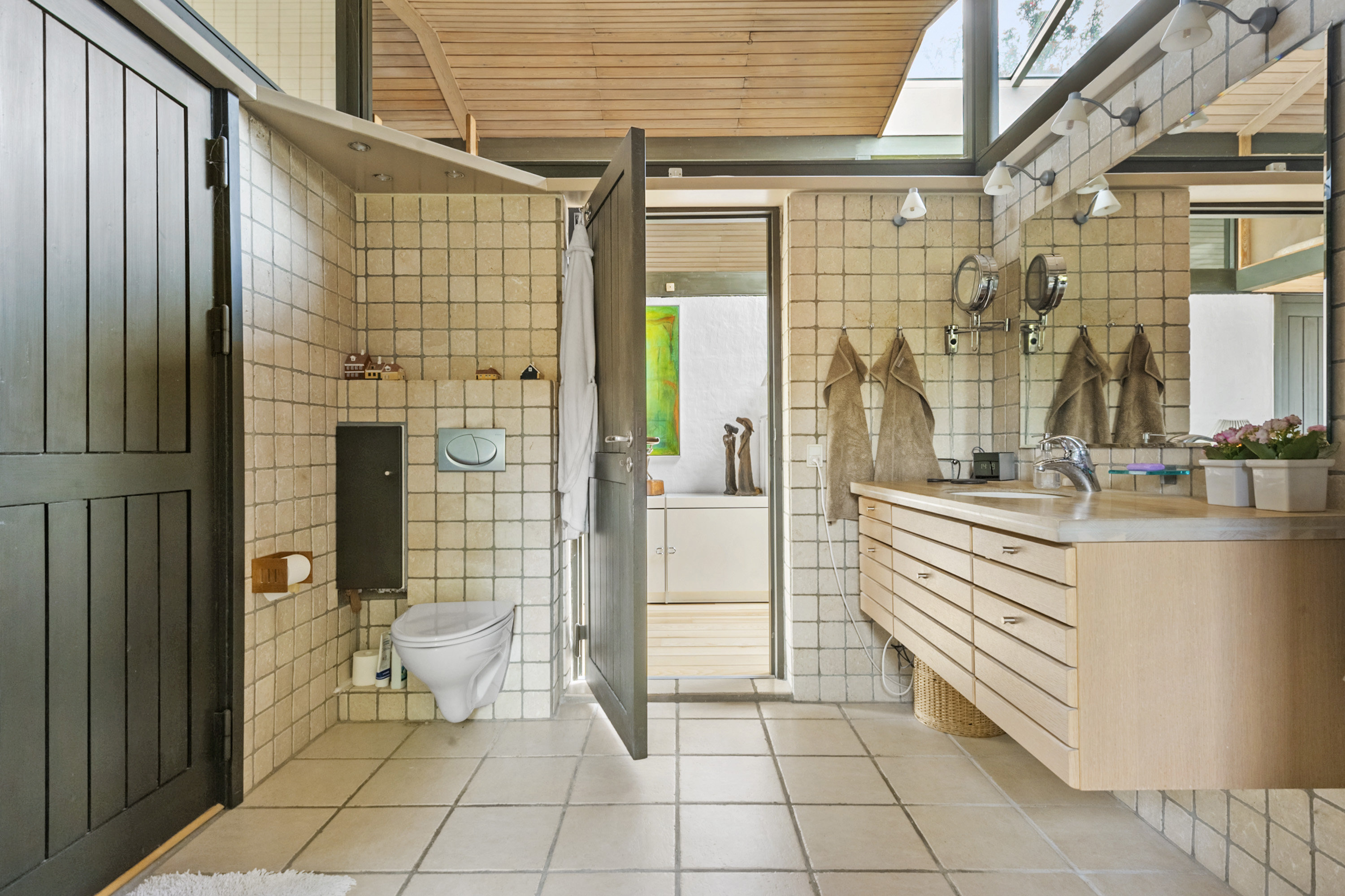 Fremhævet badeværelse billede i fuldskærmstilstand. Billede af Præsteager 14, Saksild Str, 8300 Odder