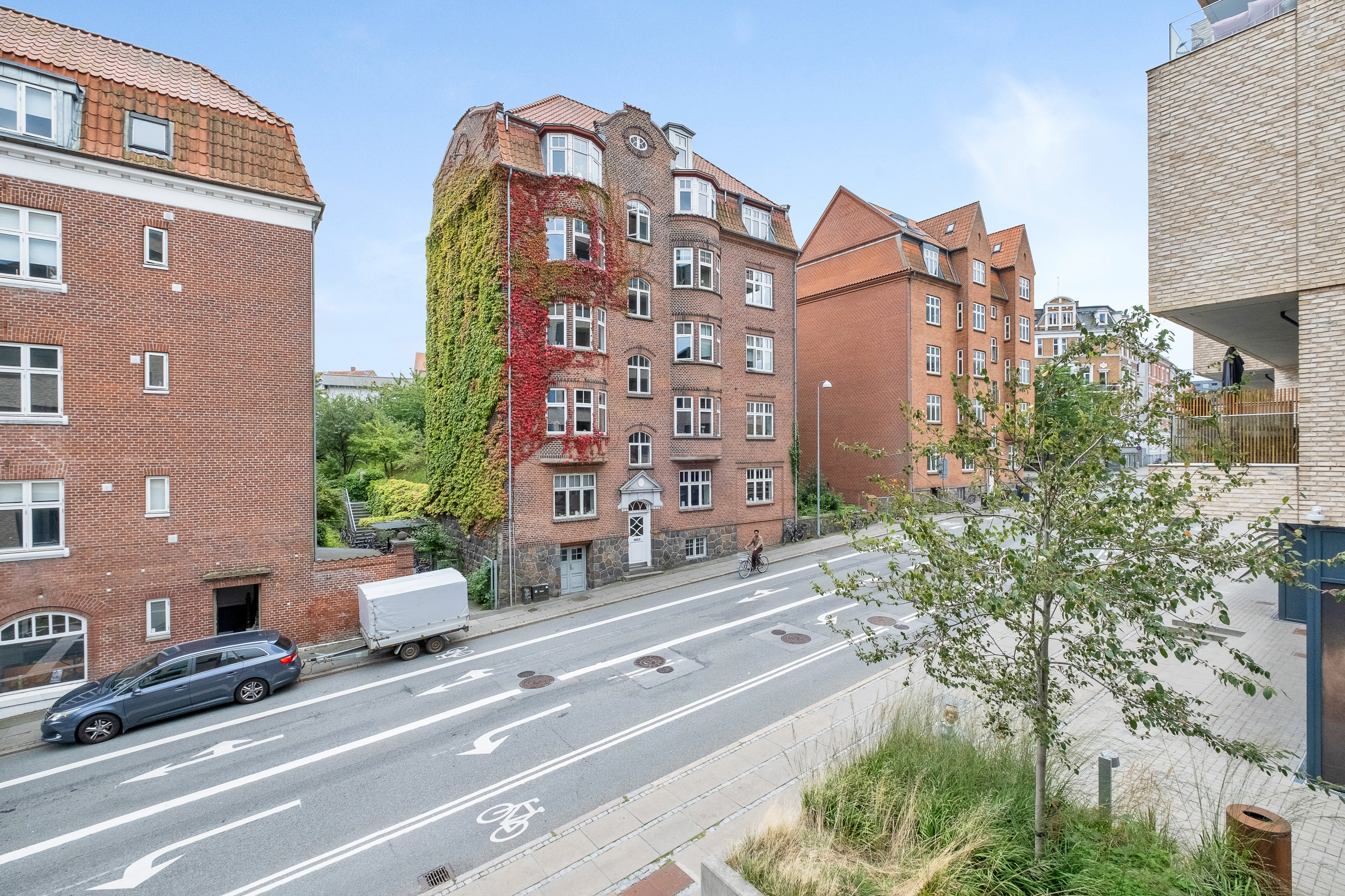 Fremhævet facade billede i fuldskærmstilstand. Billede af Jægergårdsgade 148, st.. th., 8000 Aarhus C