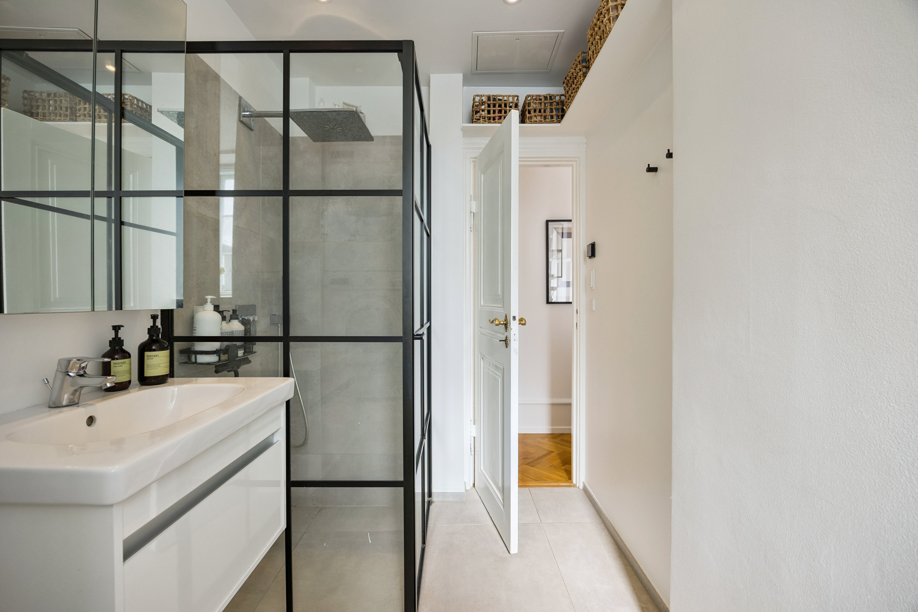 Fremhævet badeværelse billede i fuldskærmstilstand. Billede af H.C. Ørsteds Vej 23, 2. tv., 1879 Frederiksberg C