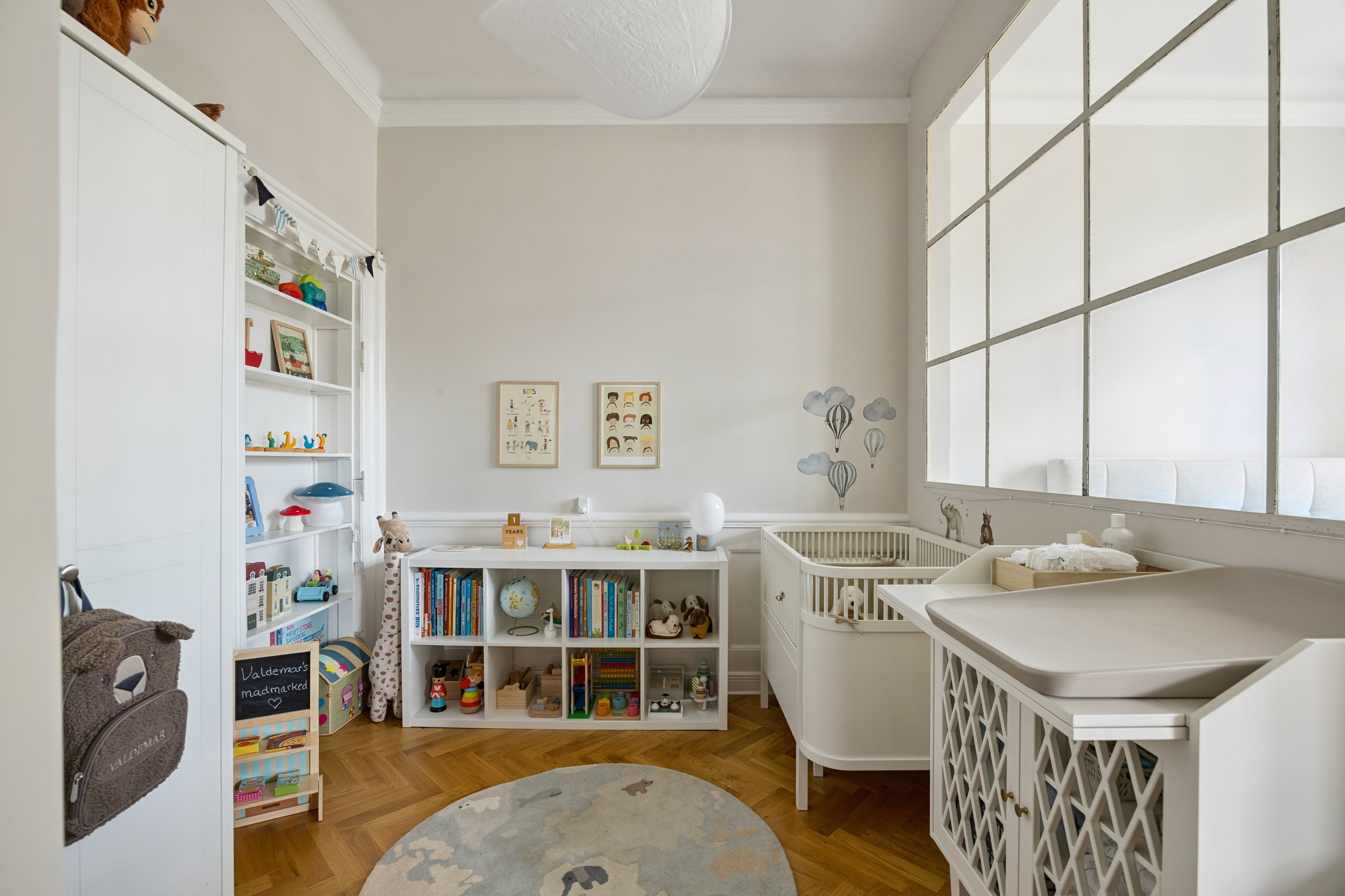 Fremhævet stue billede i fuldskærmstilstand. Billede af H.C. Ørsteds Vej 23, 2. tv., 1879 Frederiksberg C