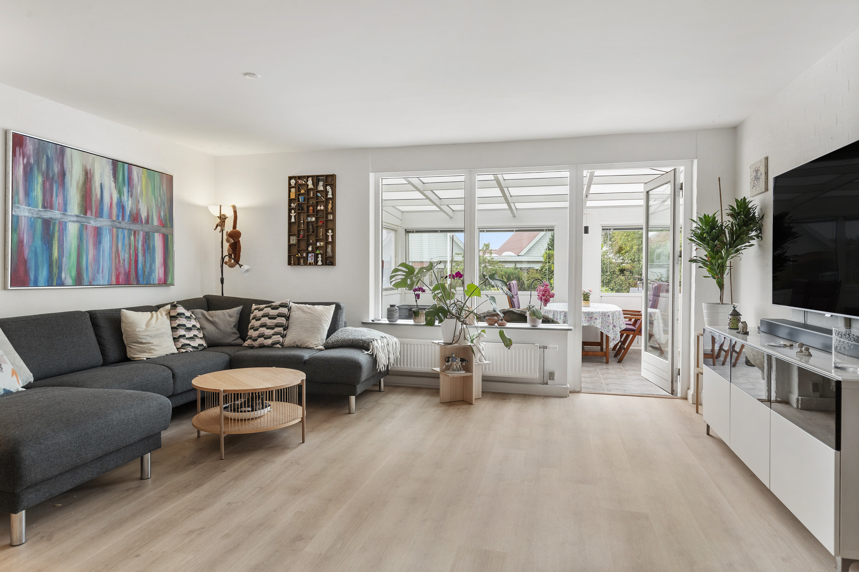 Fremhævet stue billede i fuldskærmstilstand. Billede af Tolstrupvej 31, 9700 Brønderslev