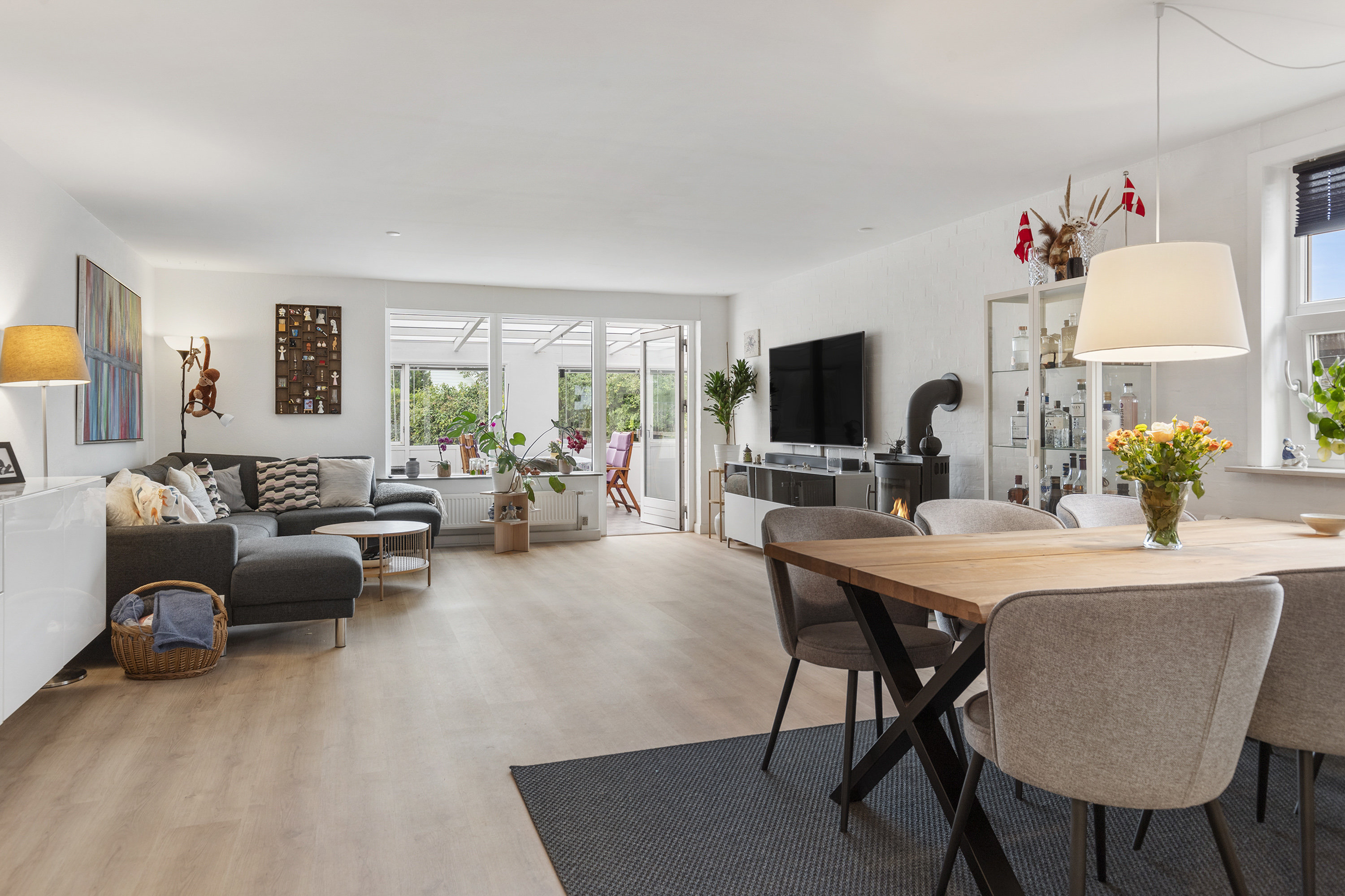 Fremhævet stue billede i fuldskærmstilstand. Billede af Tolstrupvej 31, 9700 Brønderslev