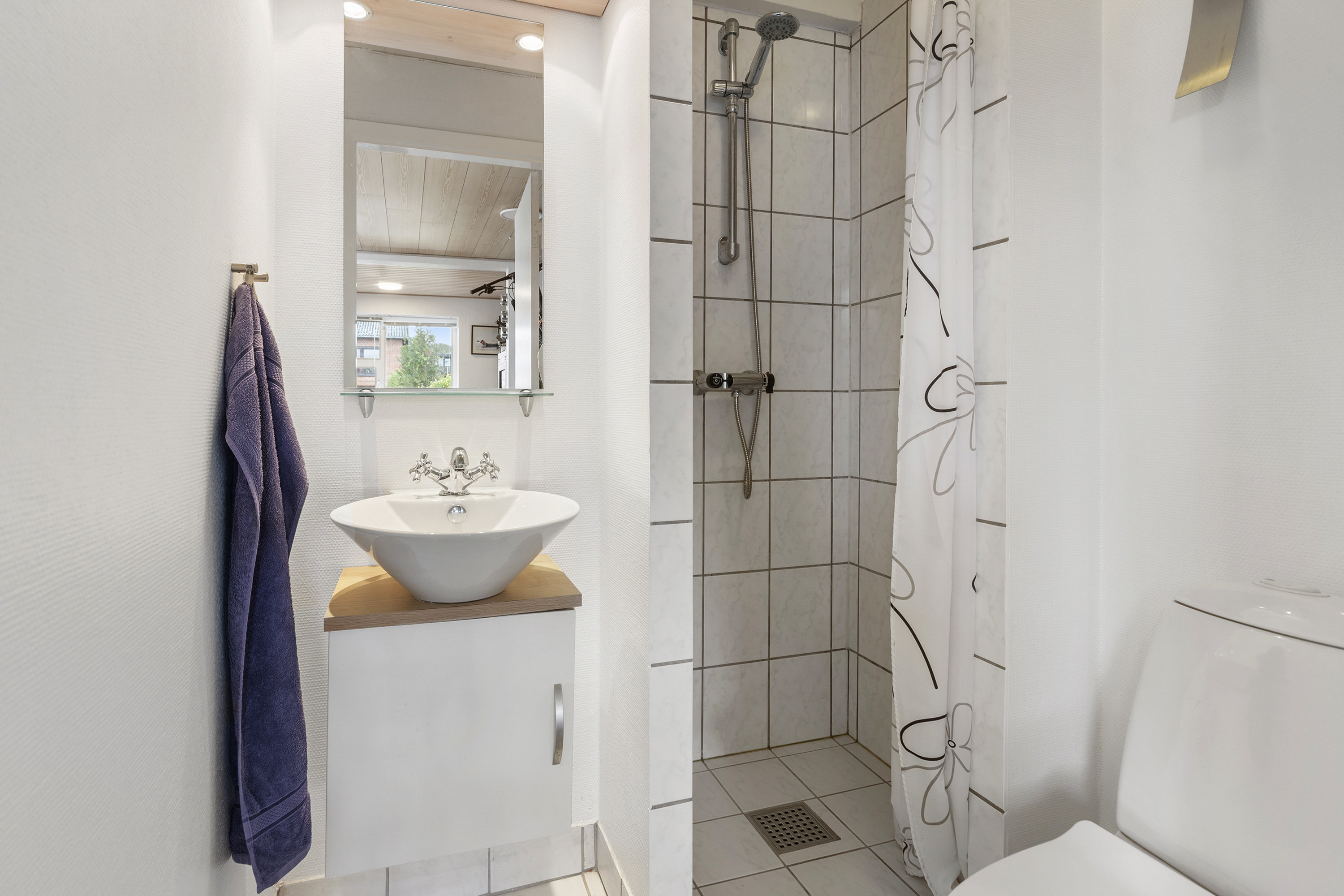 Fremhævet badeværelse billede i fuldskærmstilstand. Billede af Tolstrupvej 31, 9700 Brønderslev