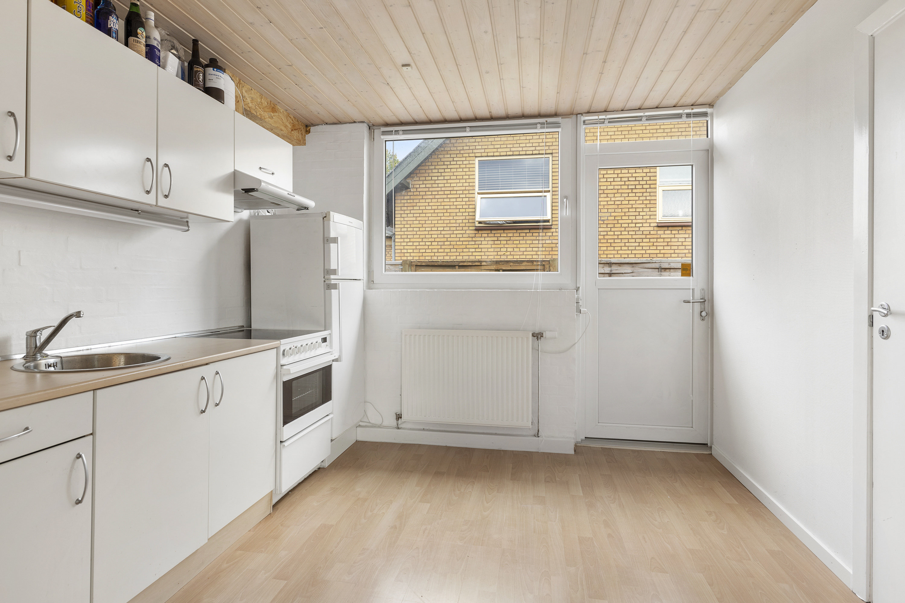 Fremhævet køkken billede i fuldskærmstilstand. Billede af Tolstrupvej 31, 9700 Brønderslev