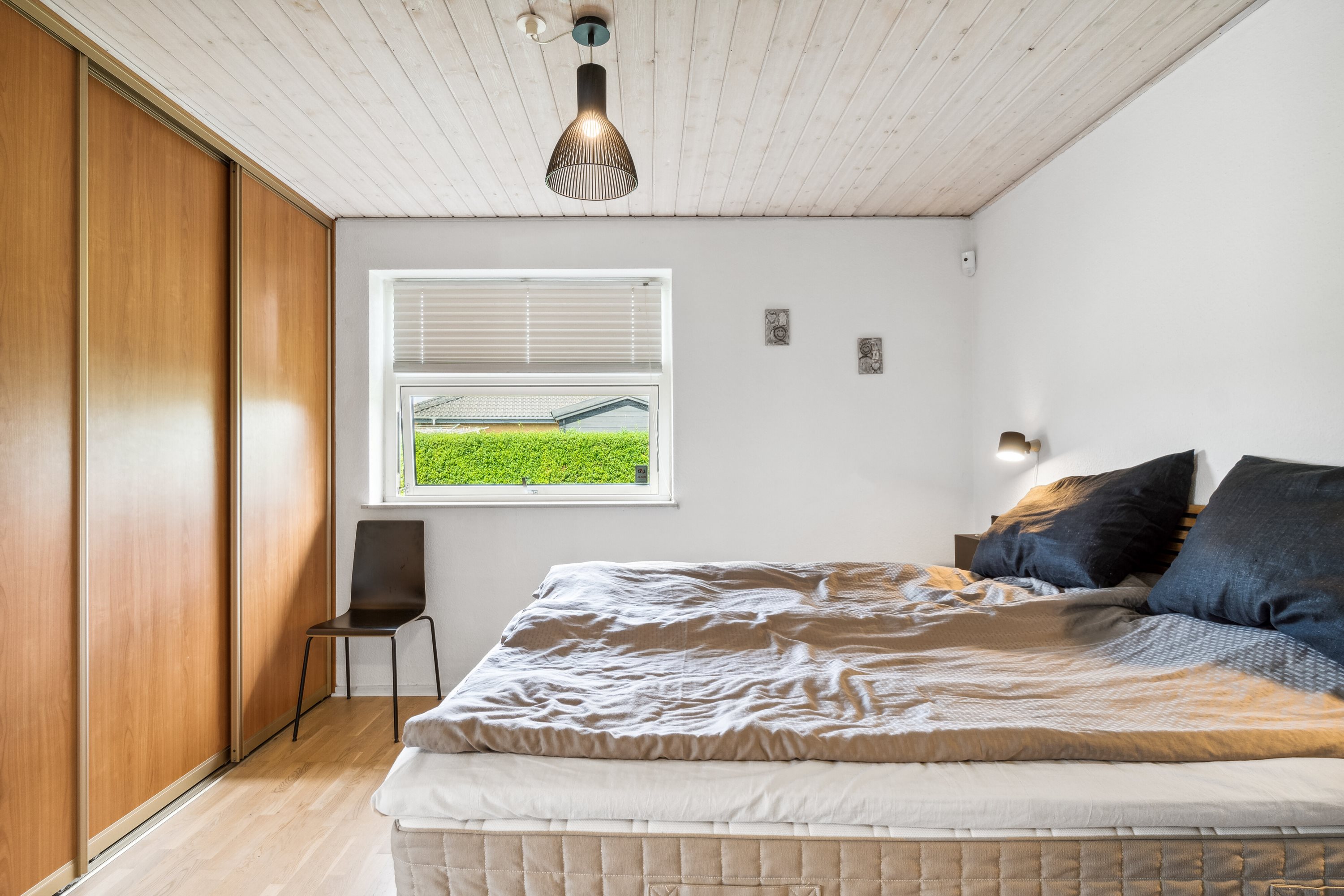 Fremhævet soveværelse billede i fuldskærmstilstand. Billede af Lysagervænget 3, 8722 Hedensted