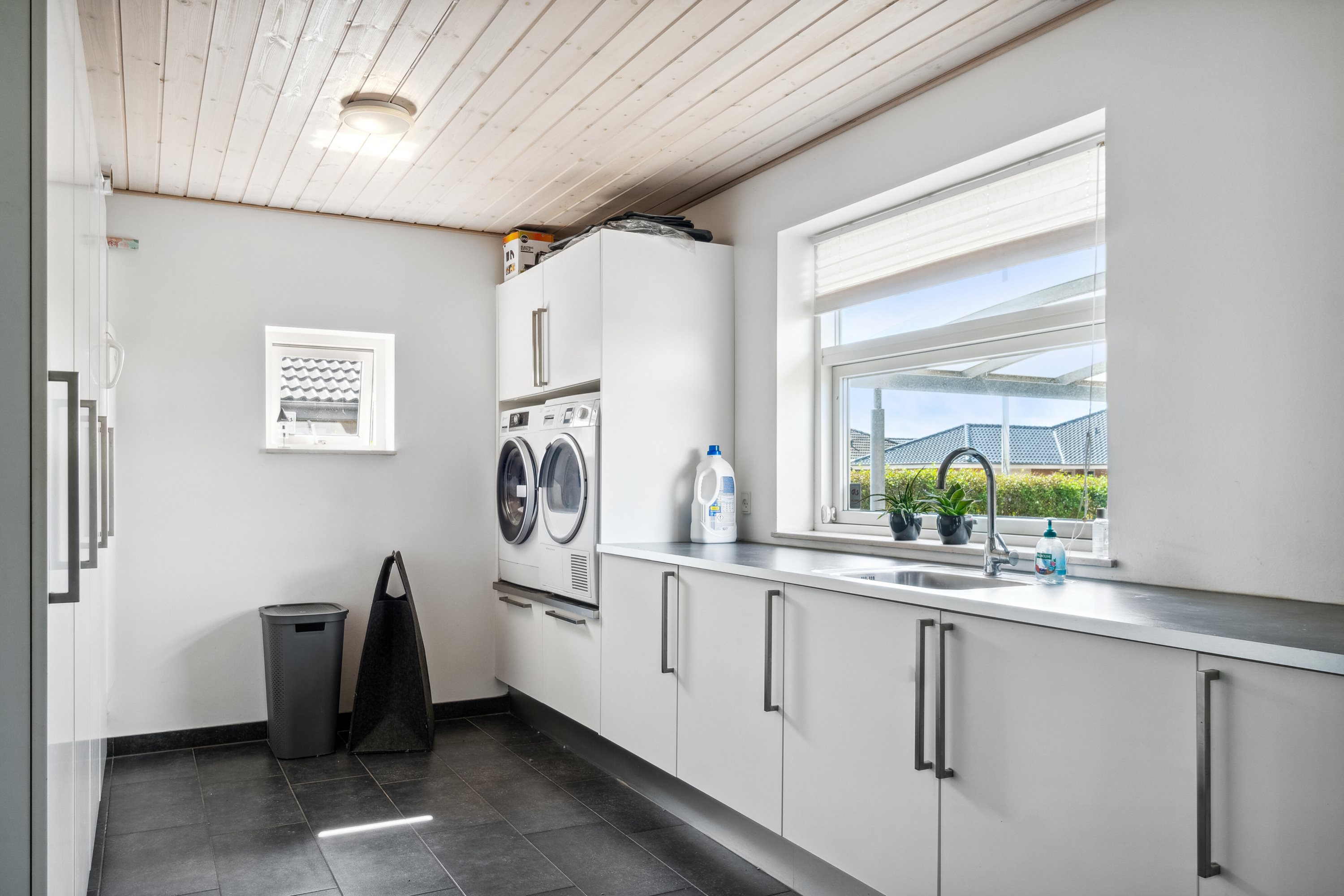 Fremhævet køkken billede i fuldskærmstilstand. Billede af Lysagervænget 3, 8722 Hedensted