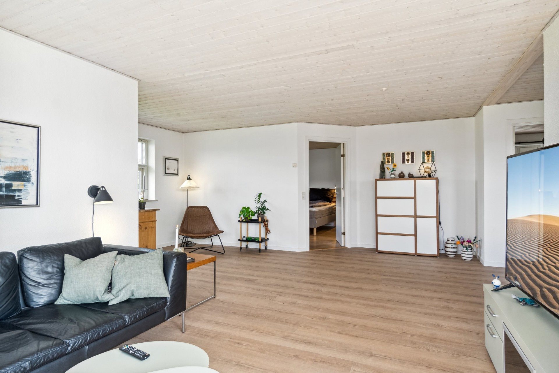 Fremhævet stue billede i fuldskærmstilstand. Billede af Lysagervænget 3, 8722 Hedensted