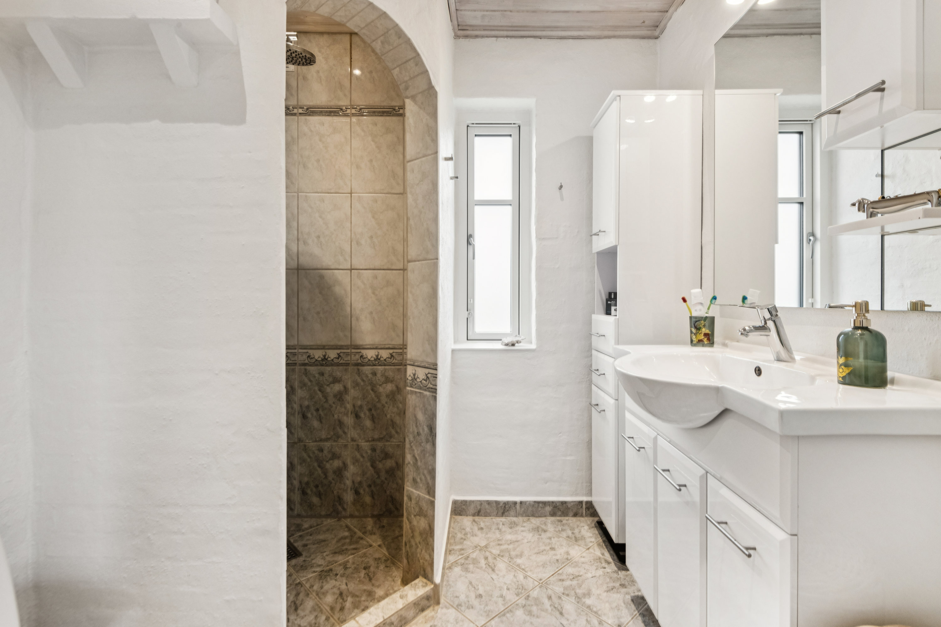 Fremhævet badeværelse billede i fuldskærmstilstand. Billede af Estrupvej 15, Øster Hornum, 9530 Støvring