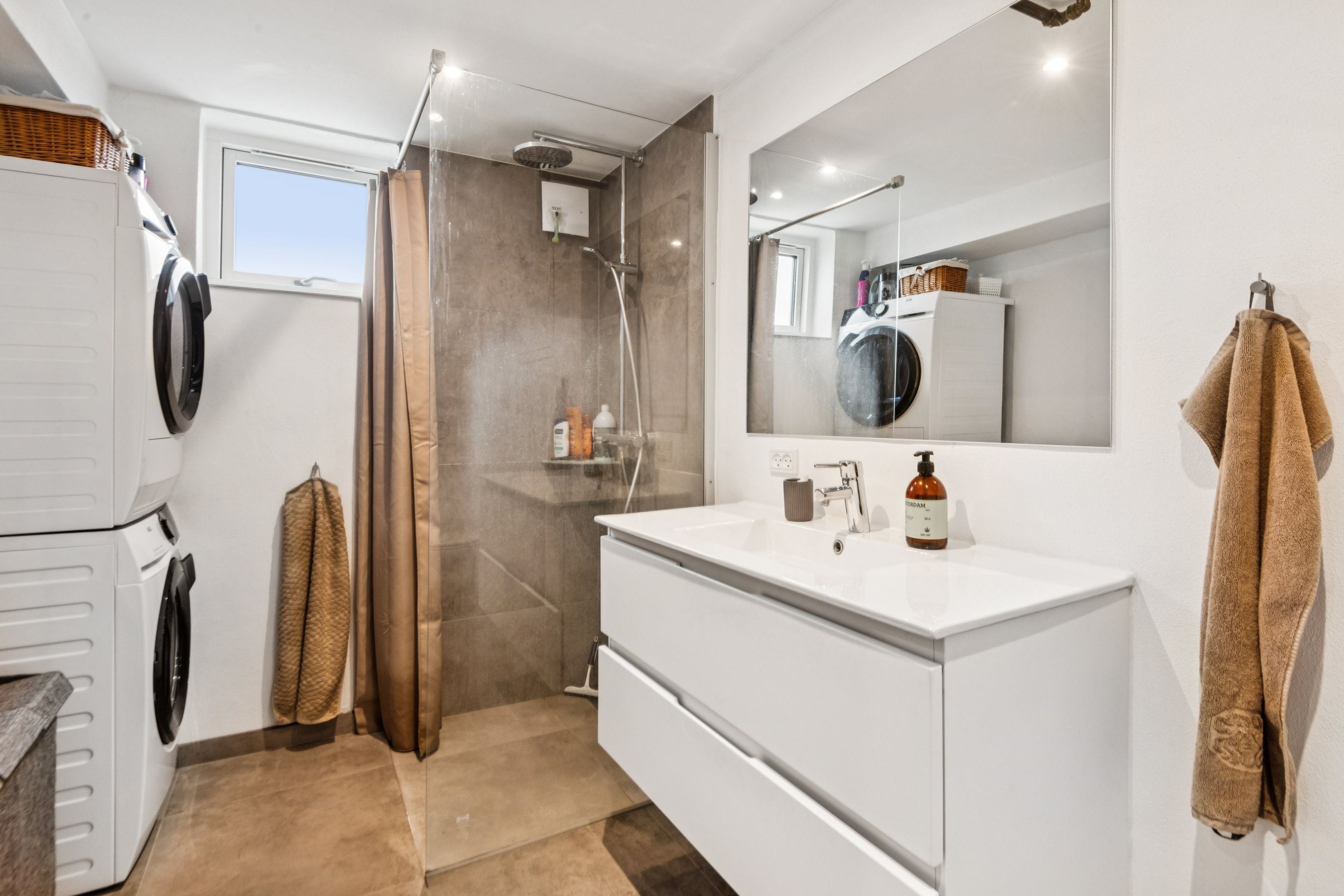 Fremhævet badeværelse billede i fuldskærmstilstand. Billede af Estrupvej 15, Øster Hornum, 9530 Støvring