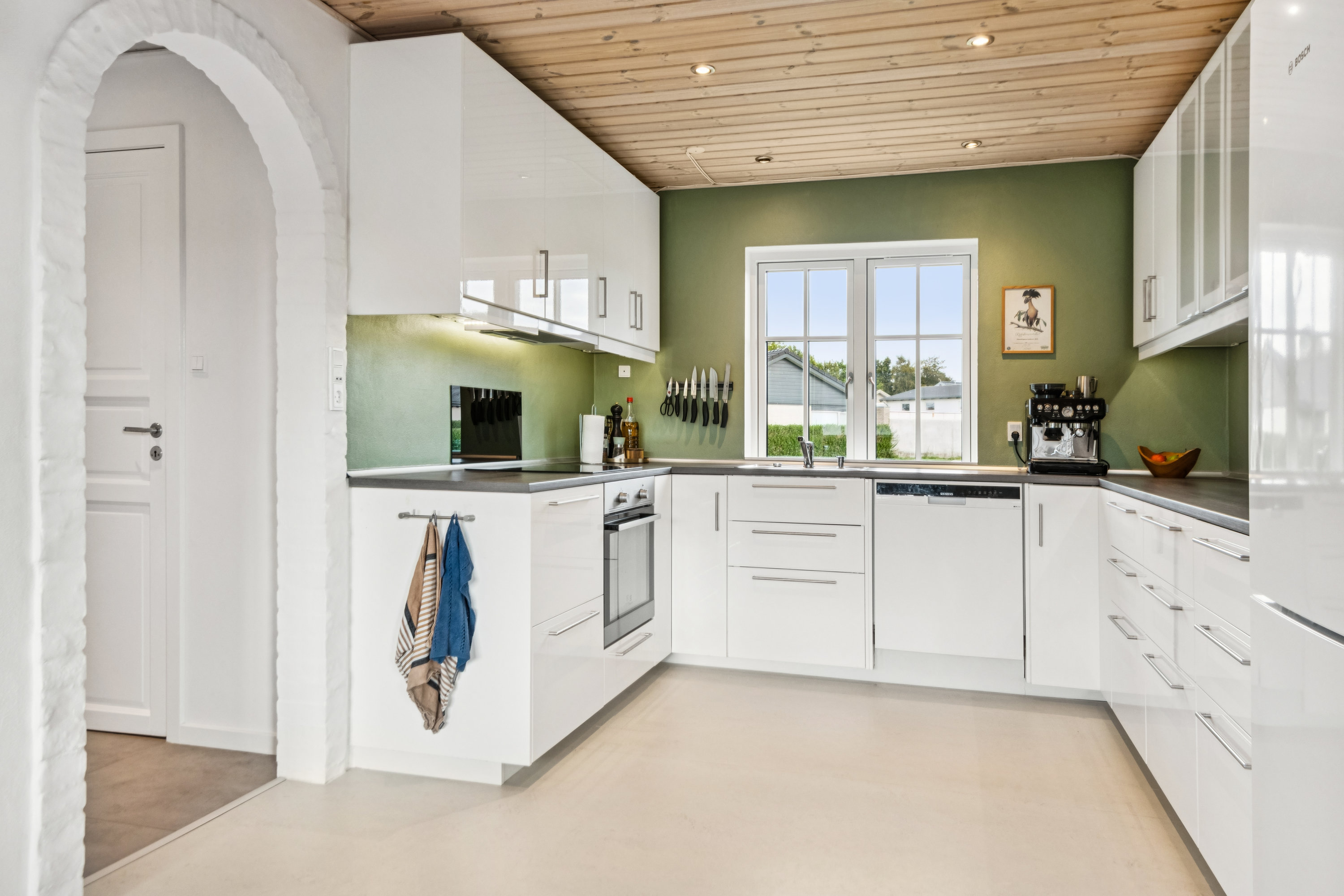 Fremhævet køkken billede i fuldskærmstilstand. Billede af Estrupvej 15, Øster Hornum, 9530 Støvring