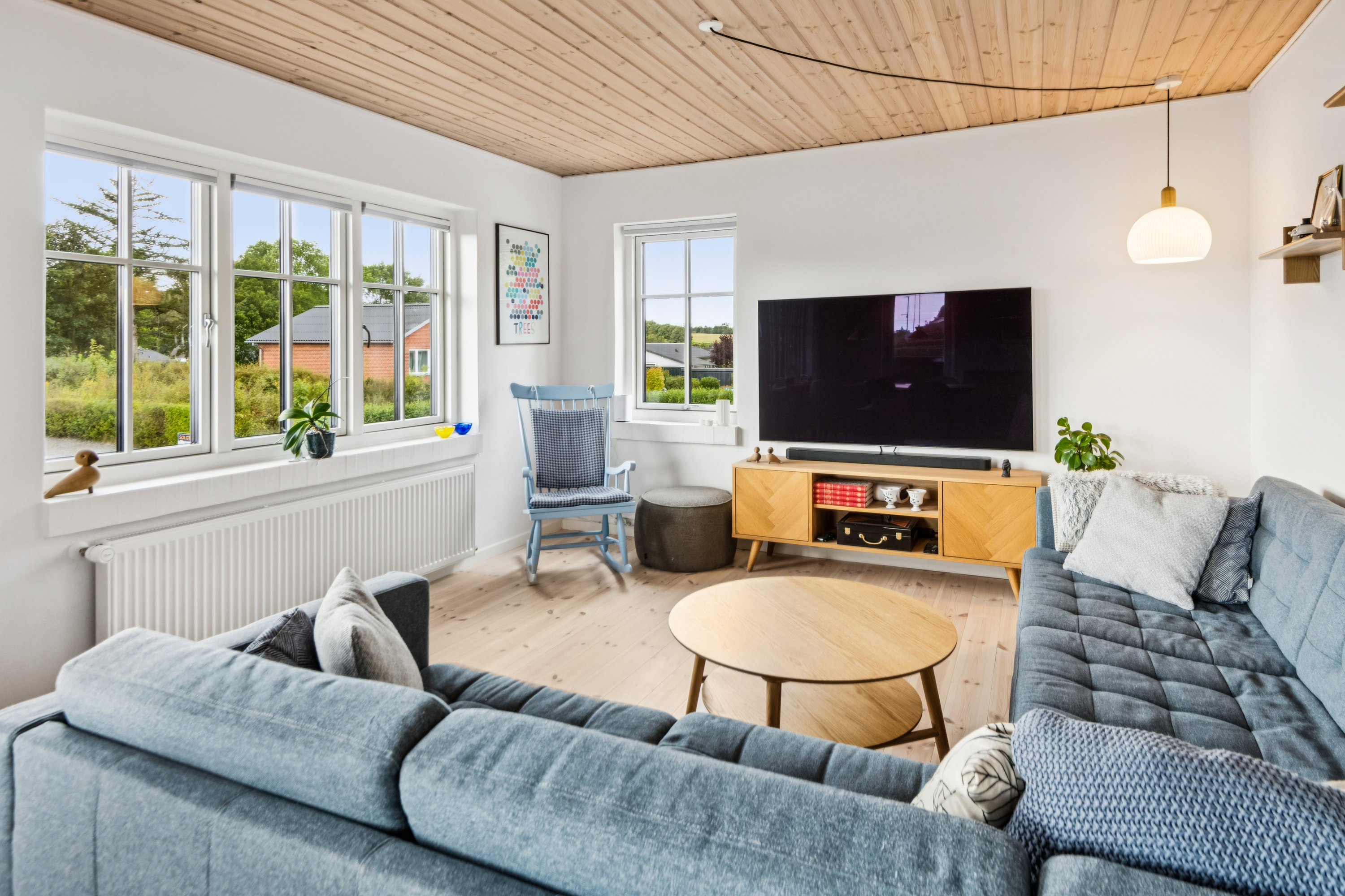 Fremhævet stue billede i fuldskærmstilstand. Billede af Estrupvej 15, Øster Hornum, 9530 Støvring