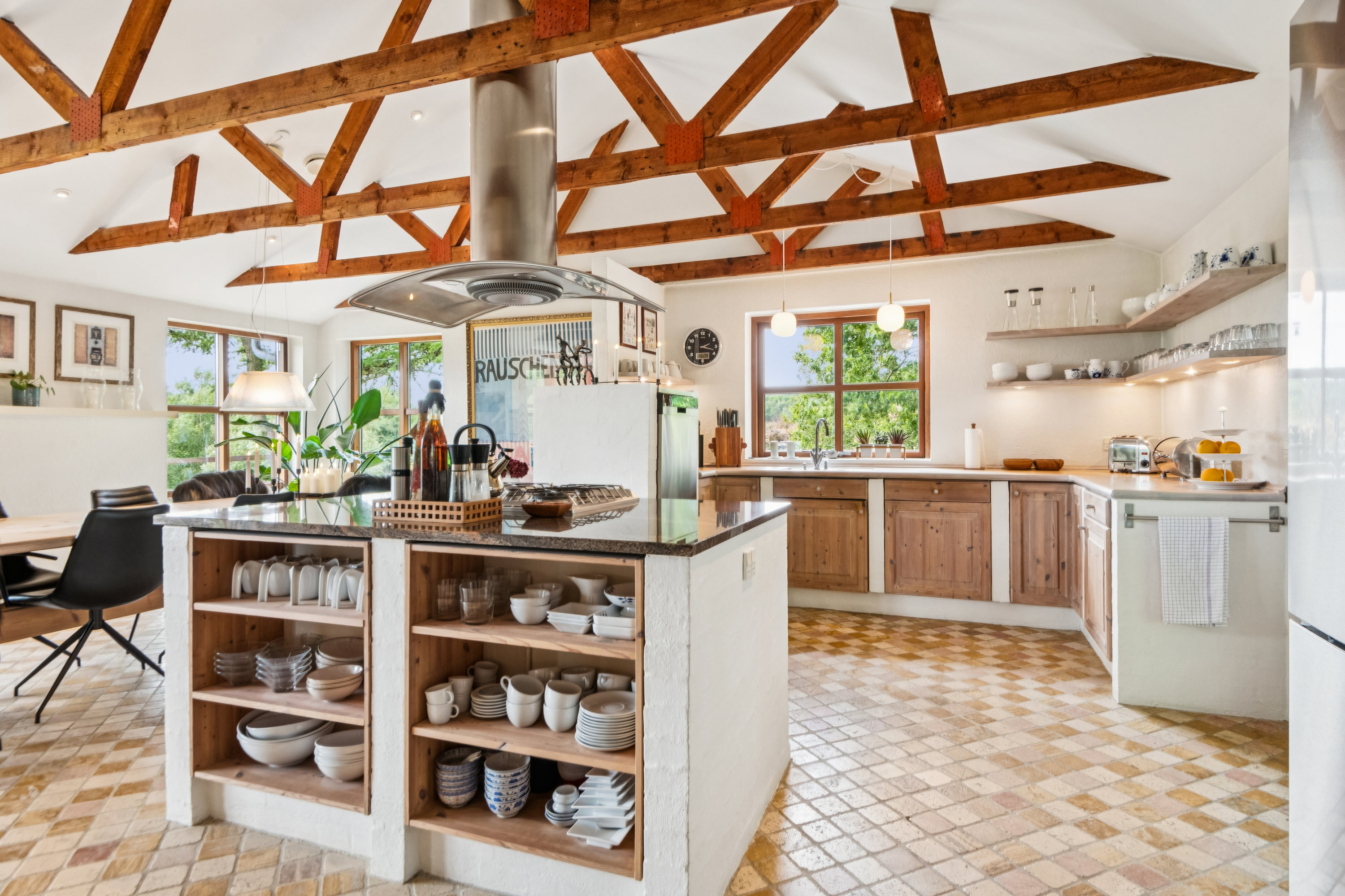 Fremhævet køkken billede i fuldskærmstilstand. Billede af Østerkrat 17, Skivum, 9541 Suldrup