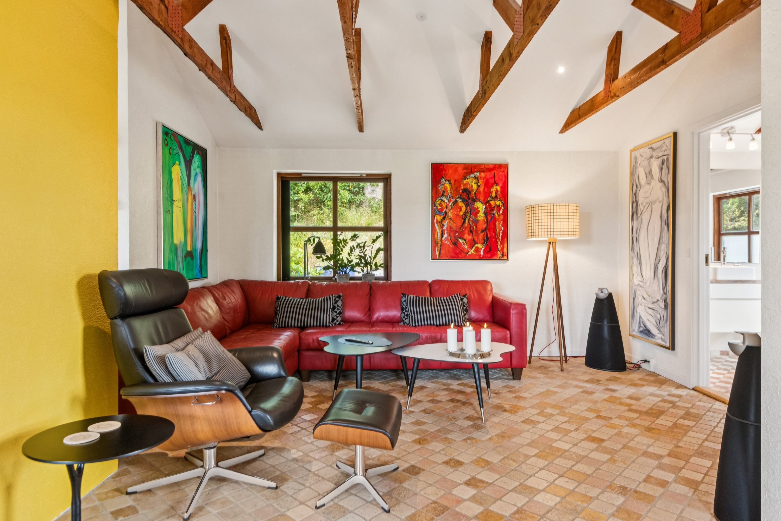 Fremhævet stue billede i fuldskærmstilstand. Billede af Østerkrat 17, Skivum, 9541 Suldrup