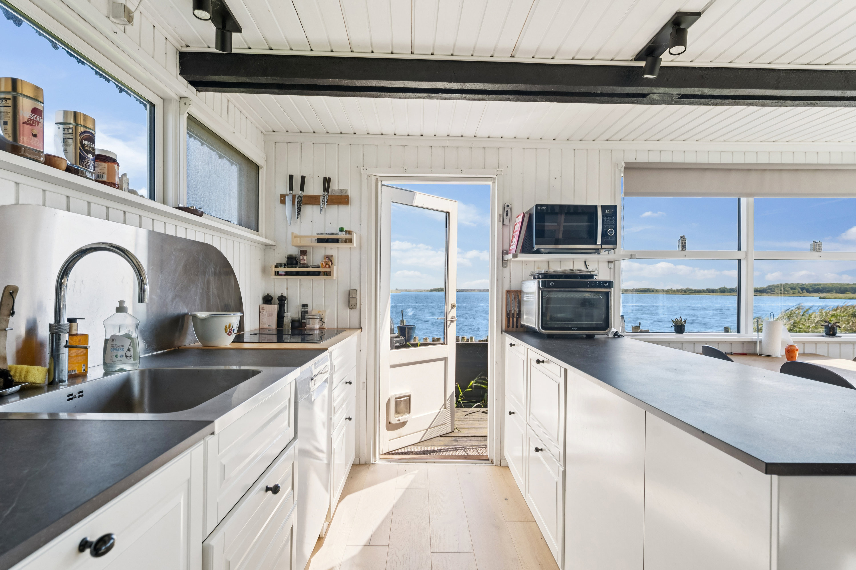 Fremhævet køkken billede i fuldskærmstilstand. Billede af Svinget 63, Albæk, 8930 Randers NØ