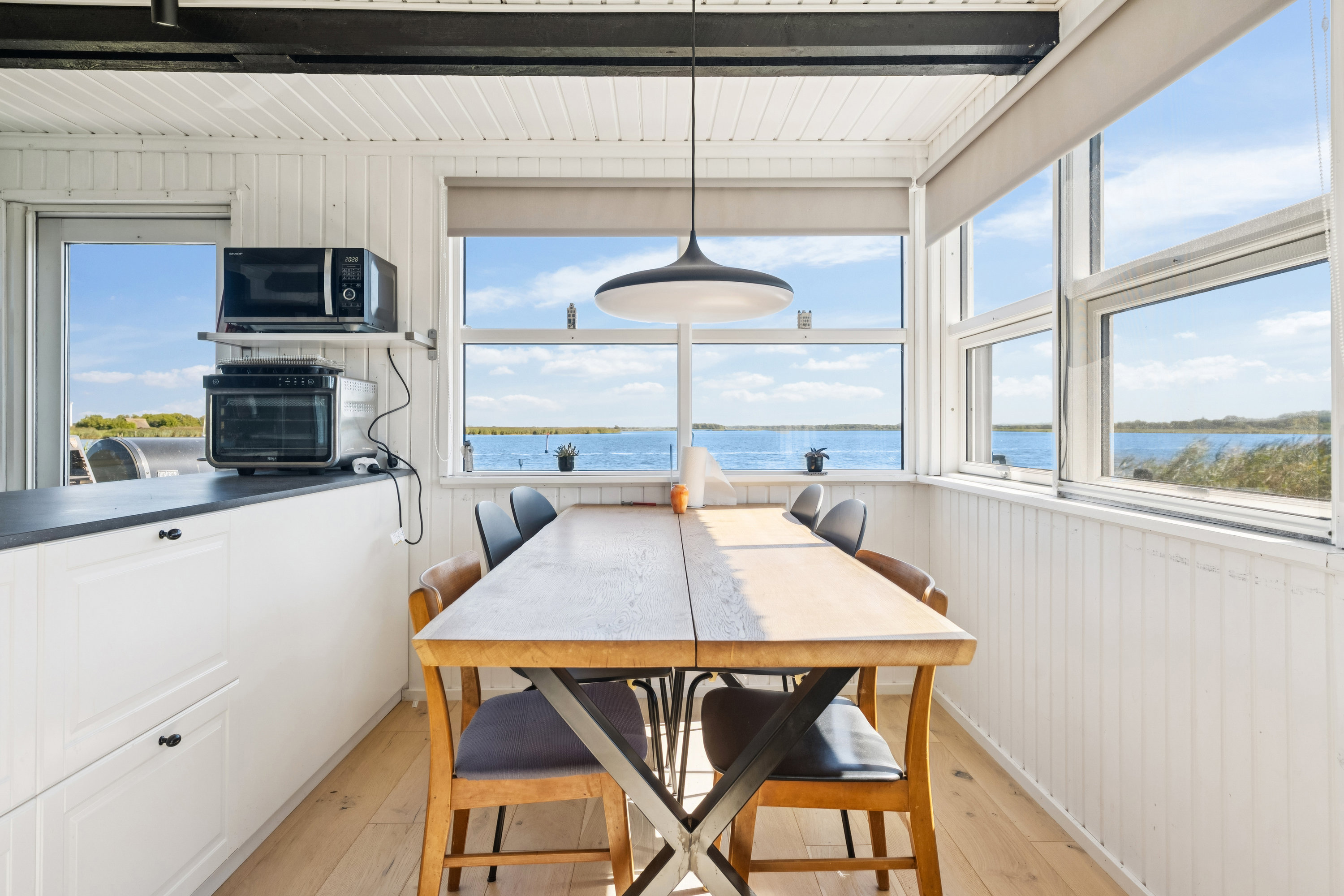 Fremhævet spisestue billede i fuldskærmstilstand. Billede af Svinget 63, Albæk, 8930 Randers NØ