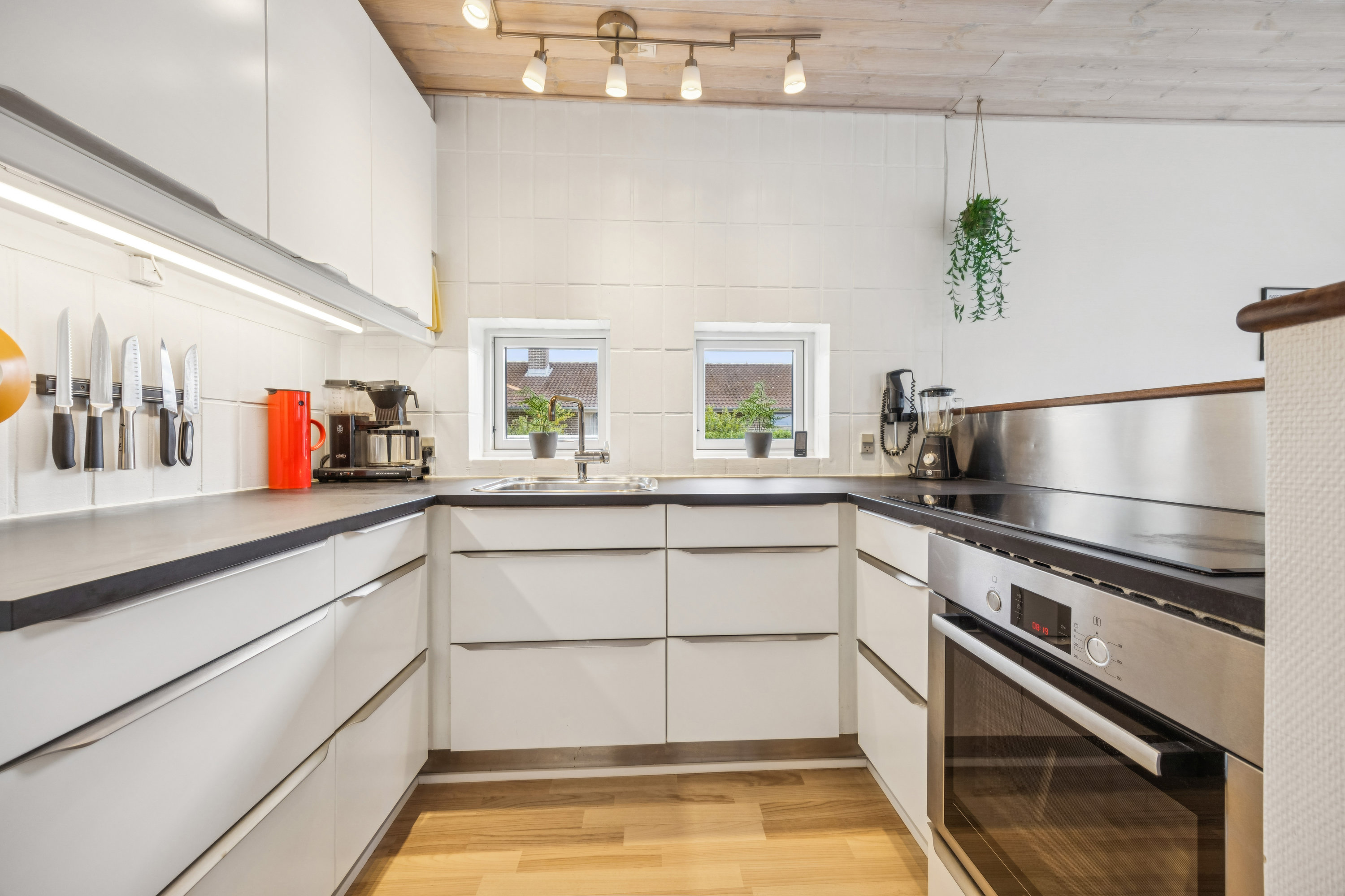 Fremhævet køkken billede i fuldskærmstilstand. Billede af Drosselvej 7, Vester Hassing, 9310 Vodskov