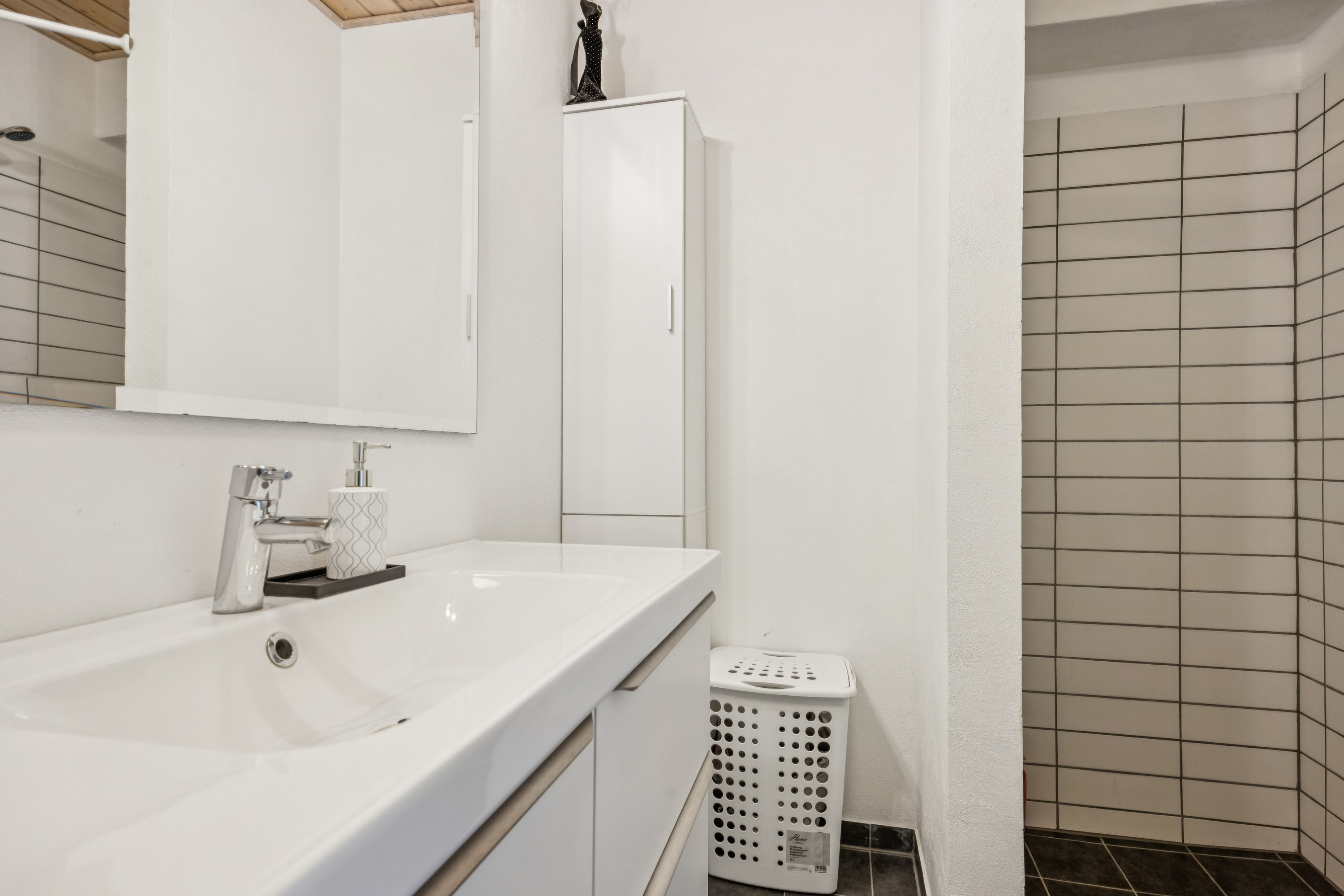 Fremhævet badeværelse billede i fuldskærmstilstand. Billede af Drosselvej 7, Vester Hassing, 9310 Vodskov