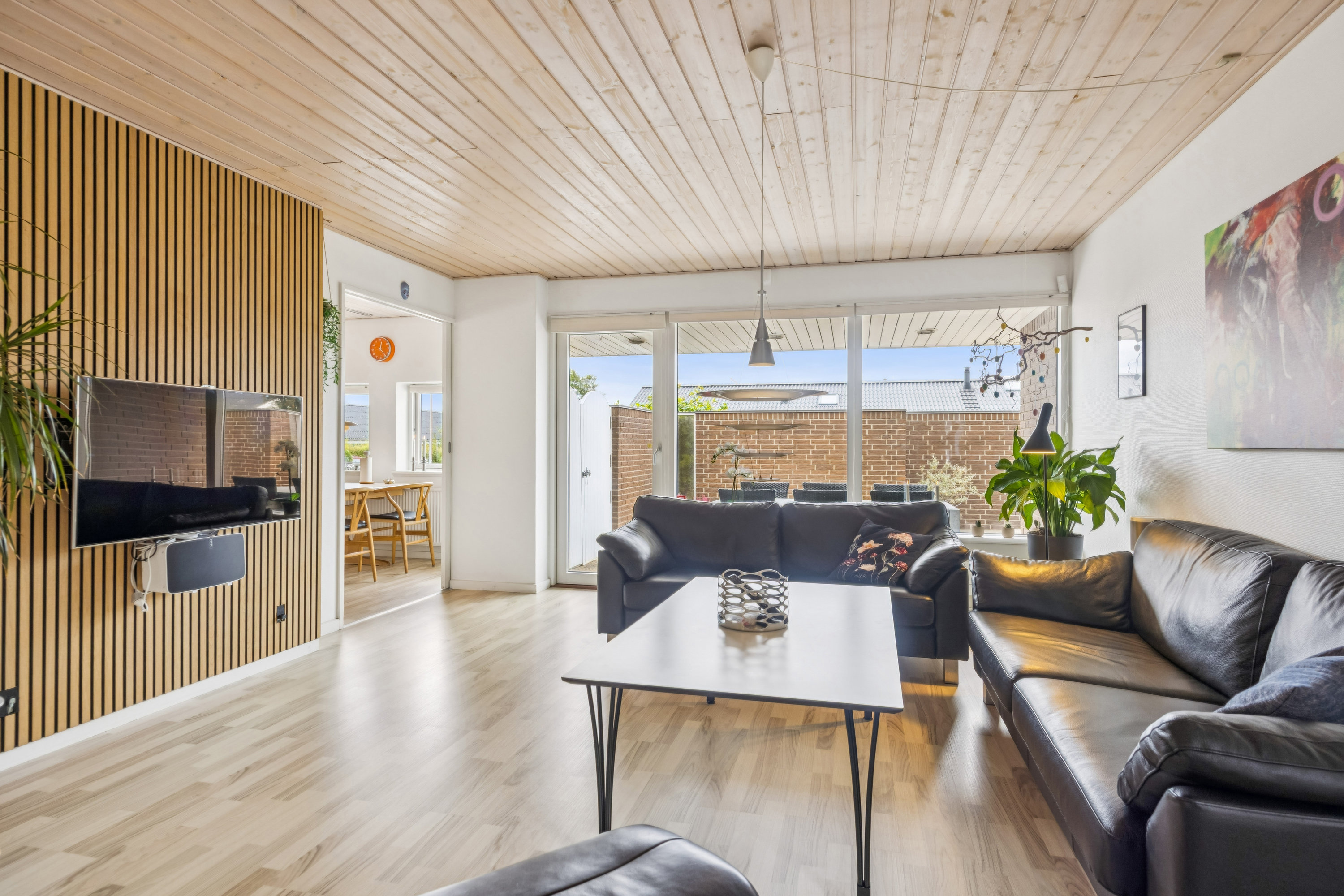 Fremhævet stue billede i fuldskærmstilstand. Billede af Drosselvej 7, Vester Hassing, 9310 Vodskov