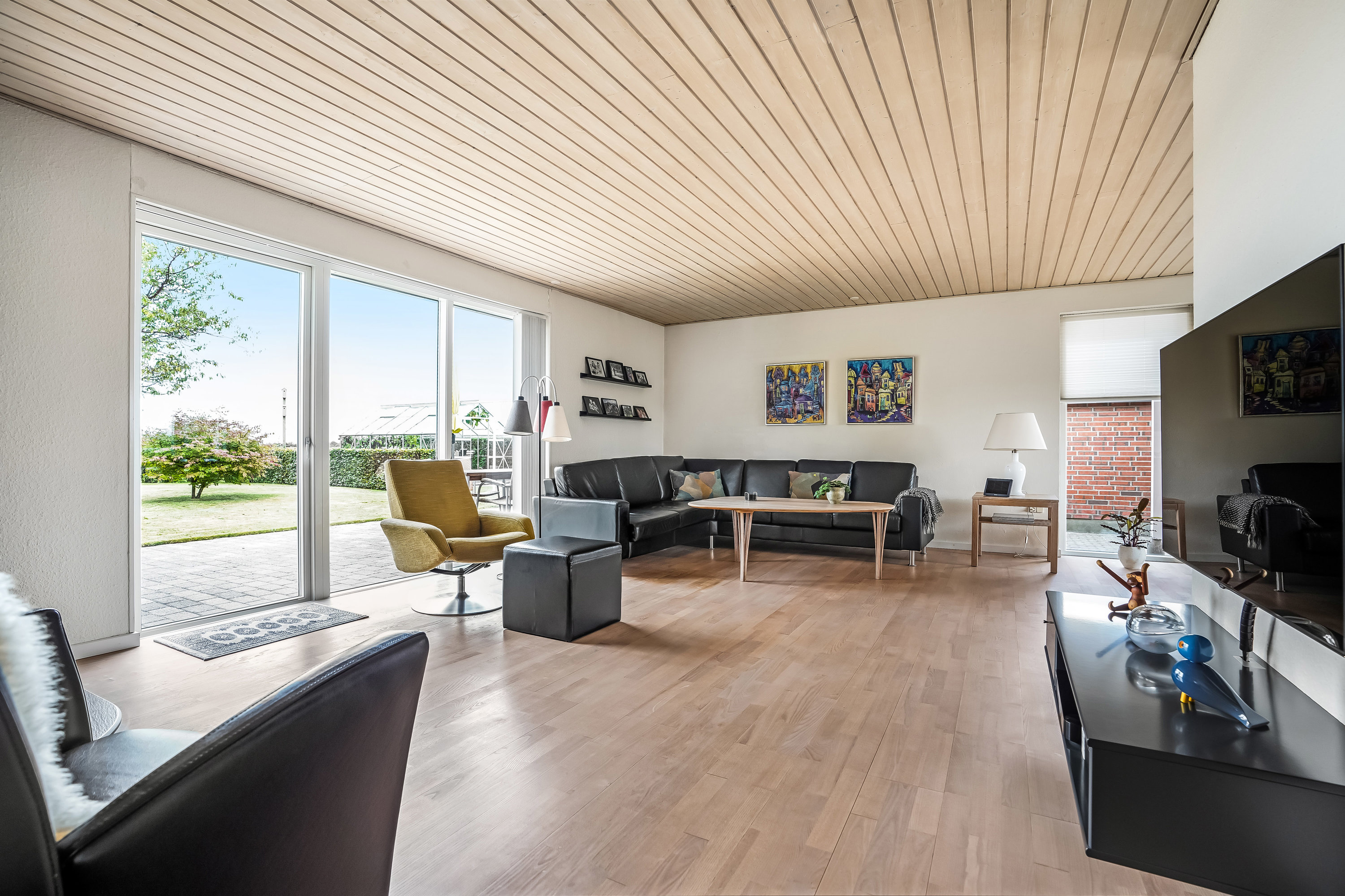 Fremhævet stue billede i fuldskærmstilstand. Billede af Rosenvænget 13, 7171 Uldum