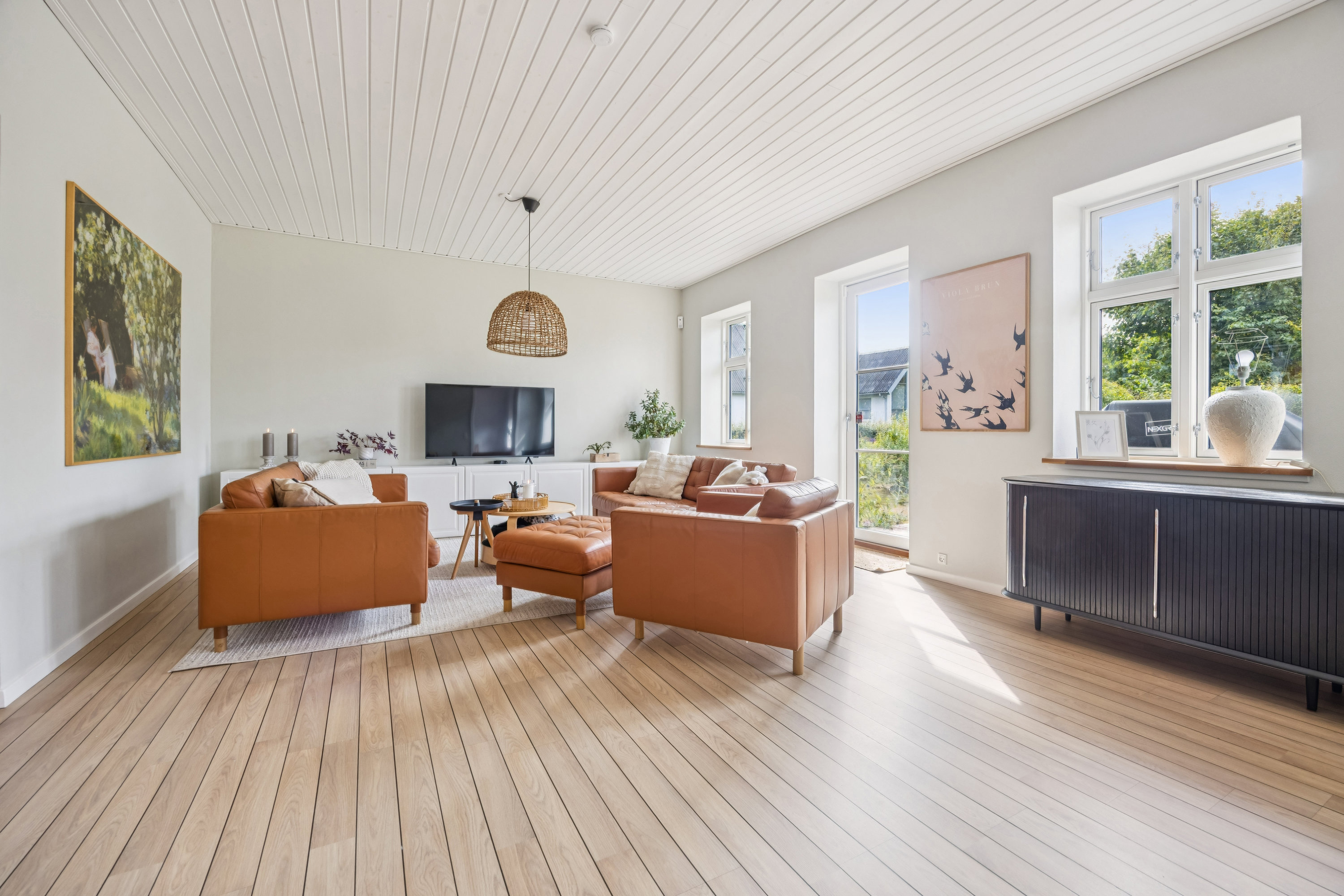 Fremhævet stue billede i fuldskærmstilstand. Billede af Gravsholtvej 69, 9310 Vodskov