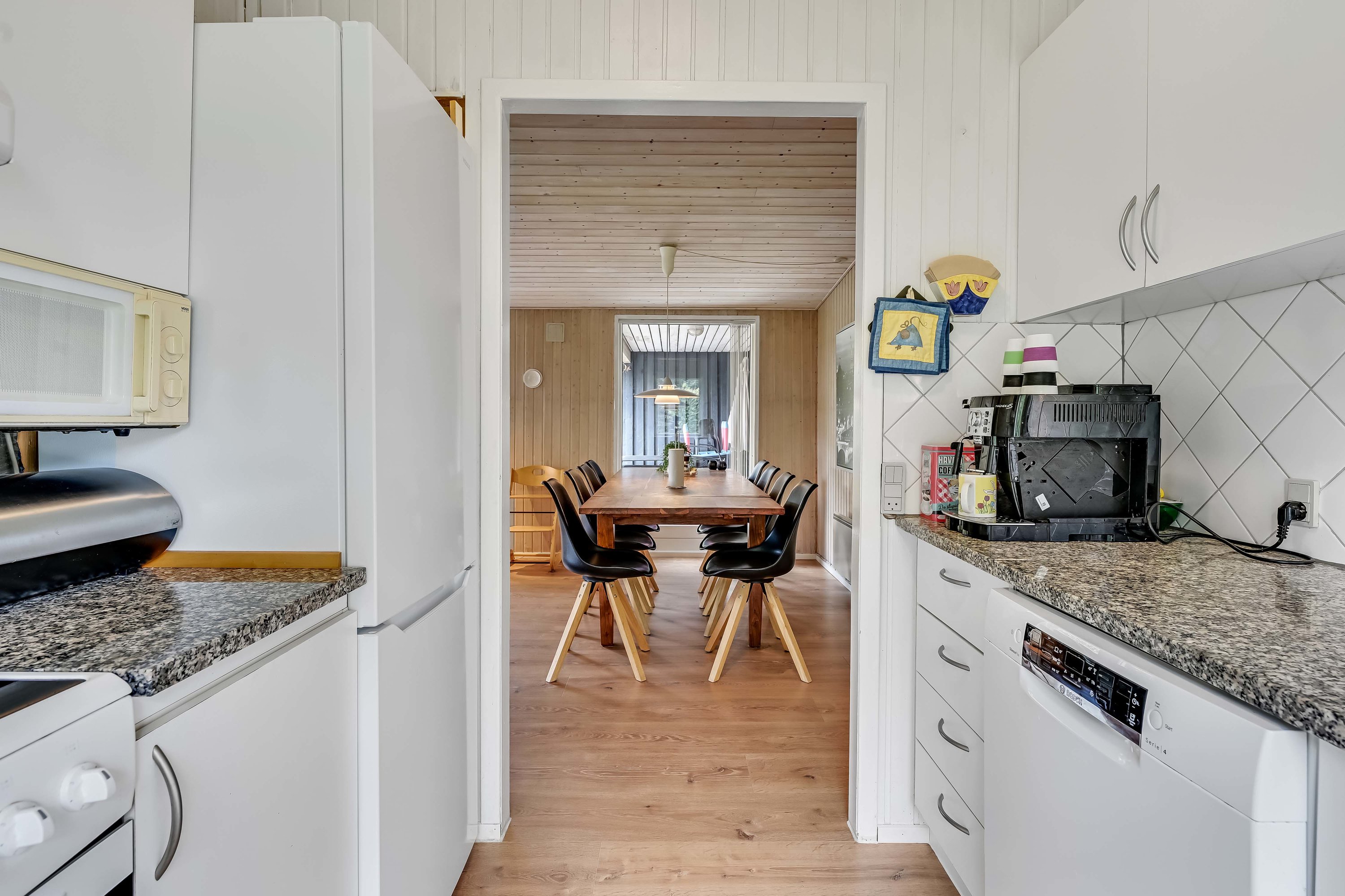 Fremhævet køkken billede i fuldskærmstilstand. Billede af Bjergbovej 11, 6857 Blåvand