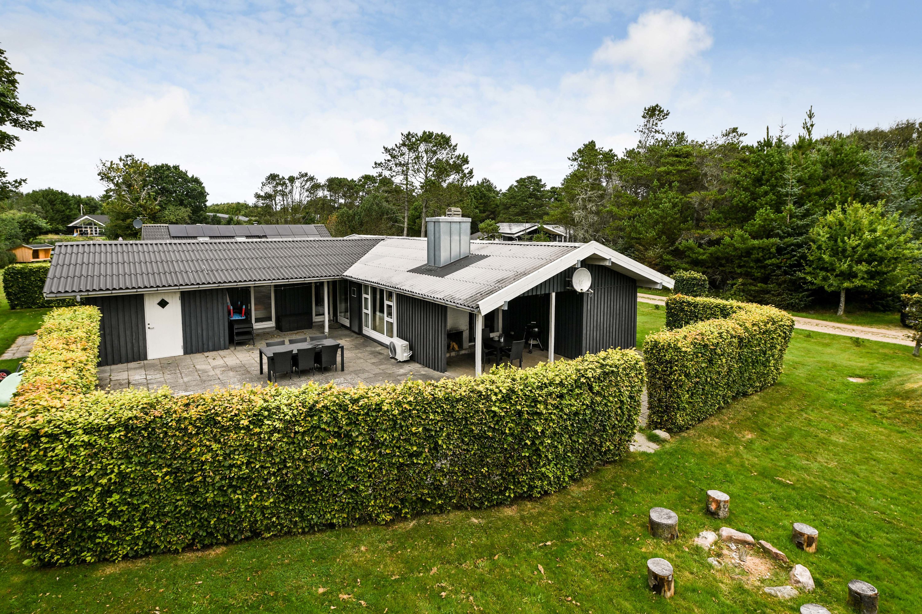 Miniaturebillede 1: ejendommen. Billede af Bjergbovej 11, 6857 Blåvand