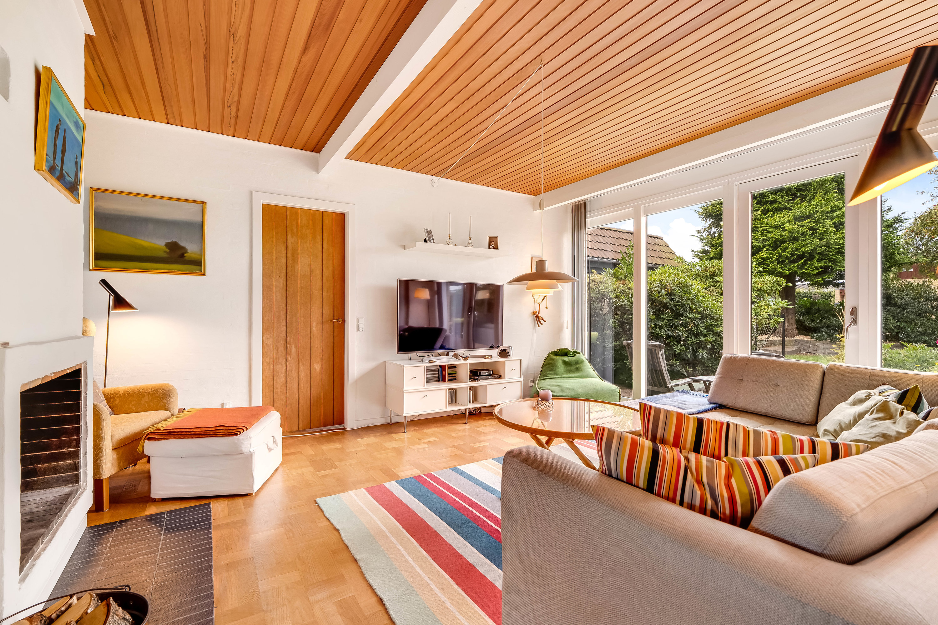 Fremhævet stue billede i fuldskærmstilstand. Billede af Digemestervej 3, 3400 Hillerød