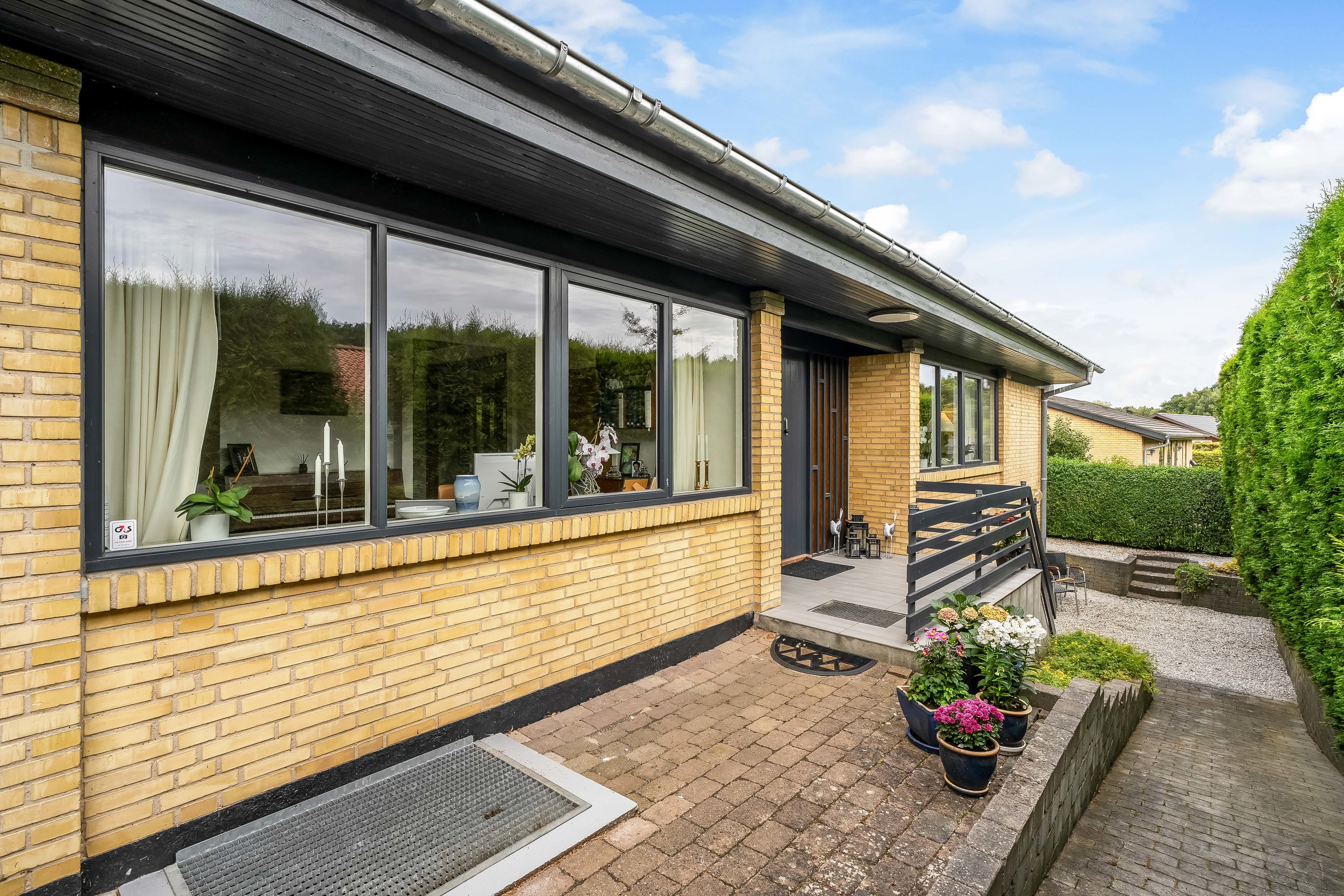 Fremhævet terrasse billede i fuldskærmstilstand. Billede af Digemestervej 3, 3400 Hillerød