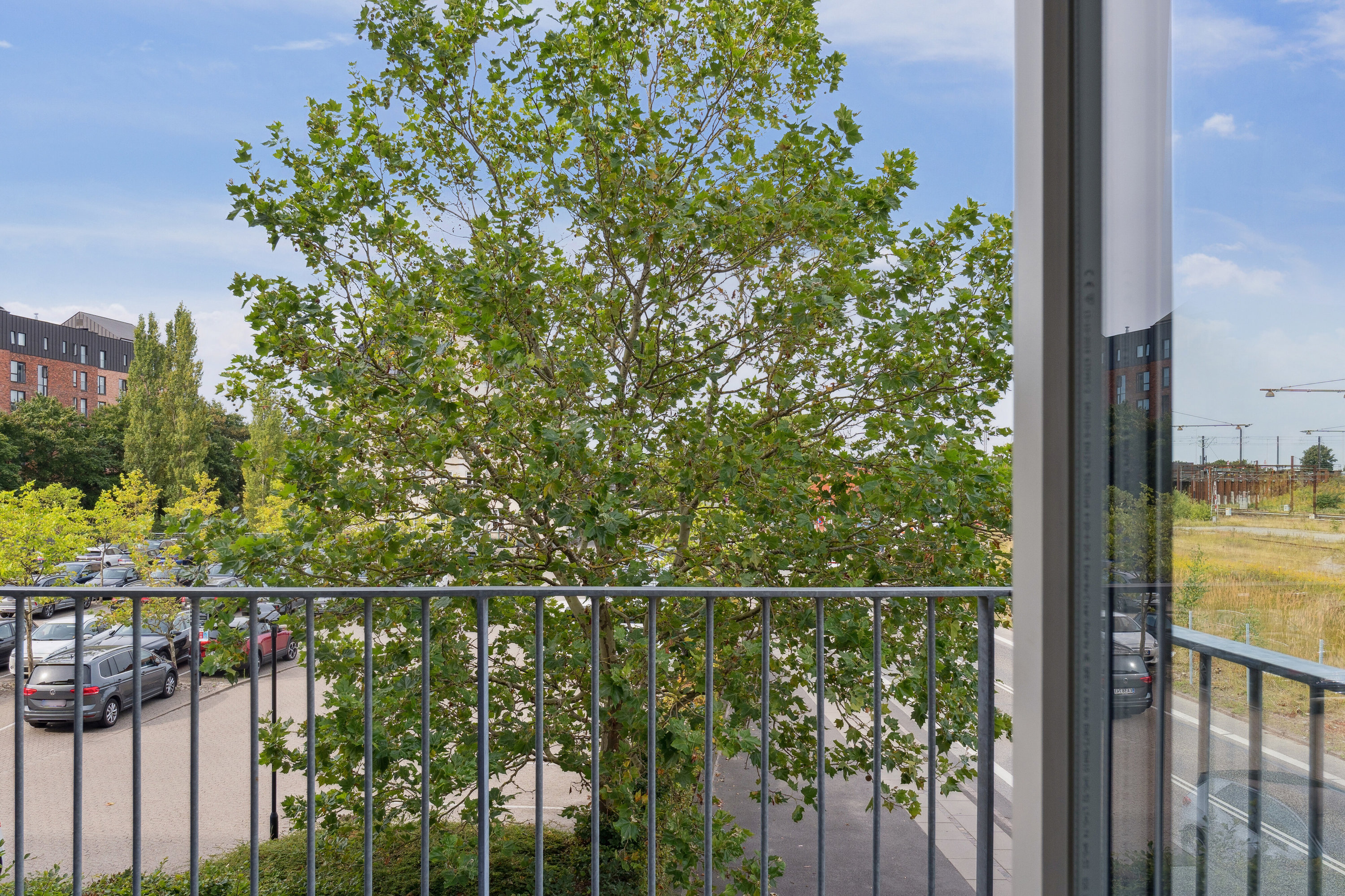 Miniaturebillede 2: altan. Billede af Kirkebjerg Parkvej 2D, 1. 4., 2600 Glostrup