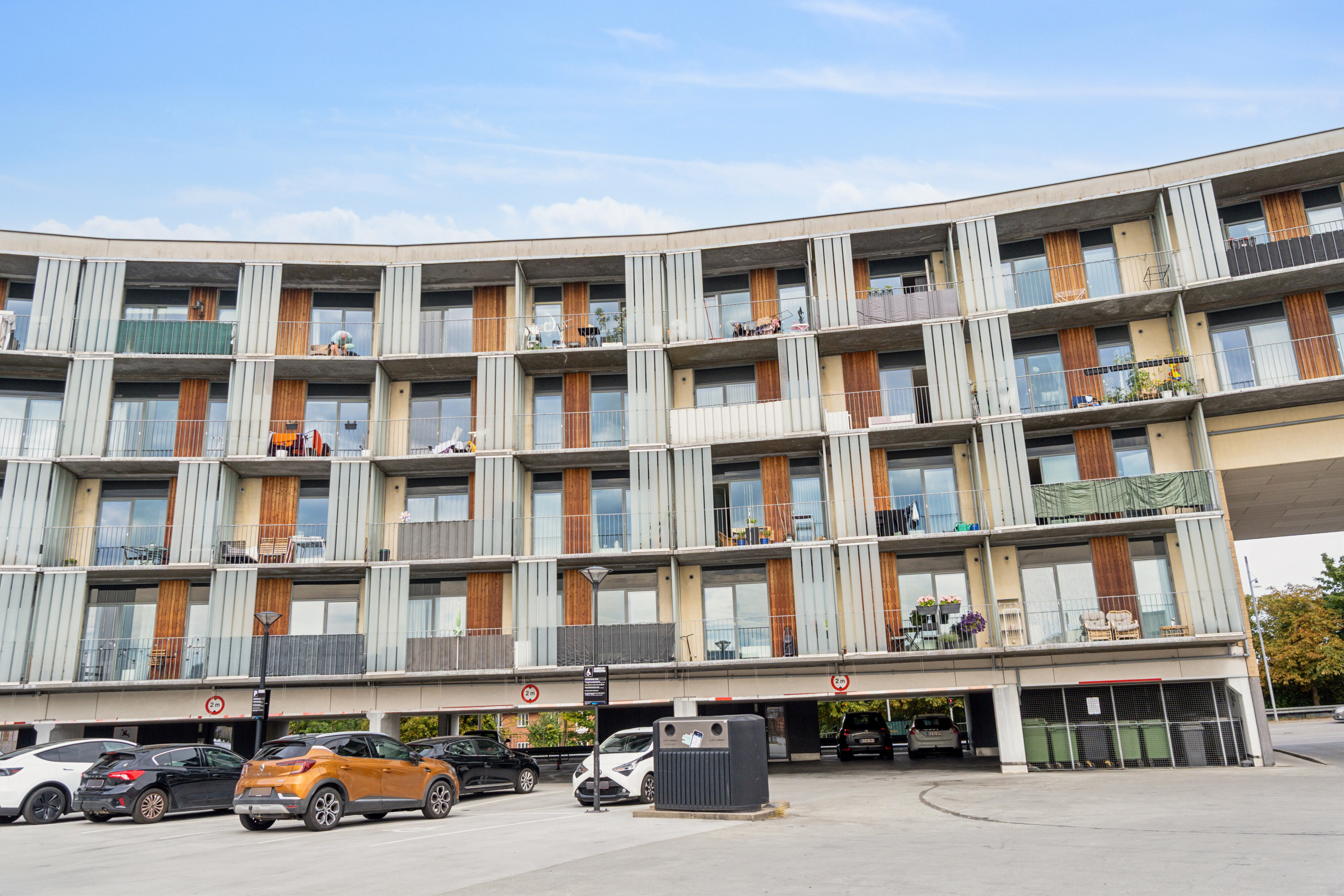 Fremhævet set fra vejen billede i fuldskærmstilstand. Billede af Østbrovej 2F, 4. 1., 2600 Glostrup