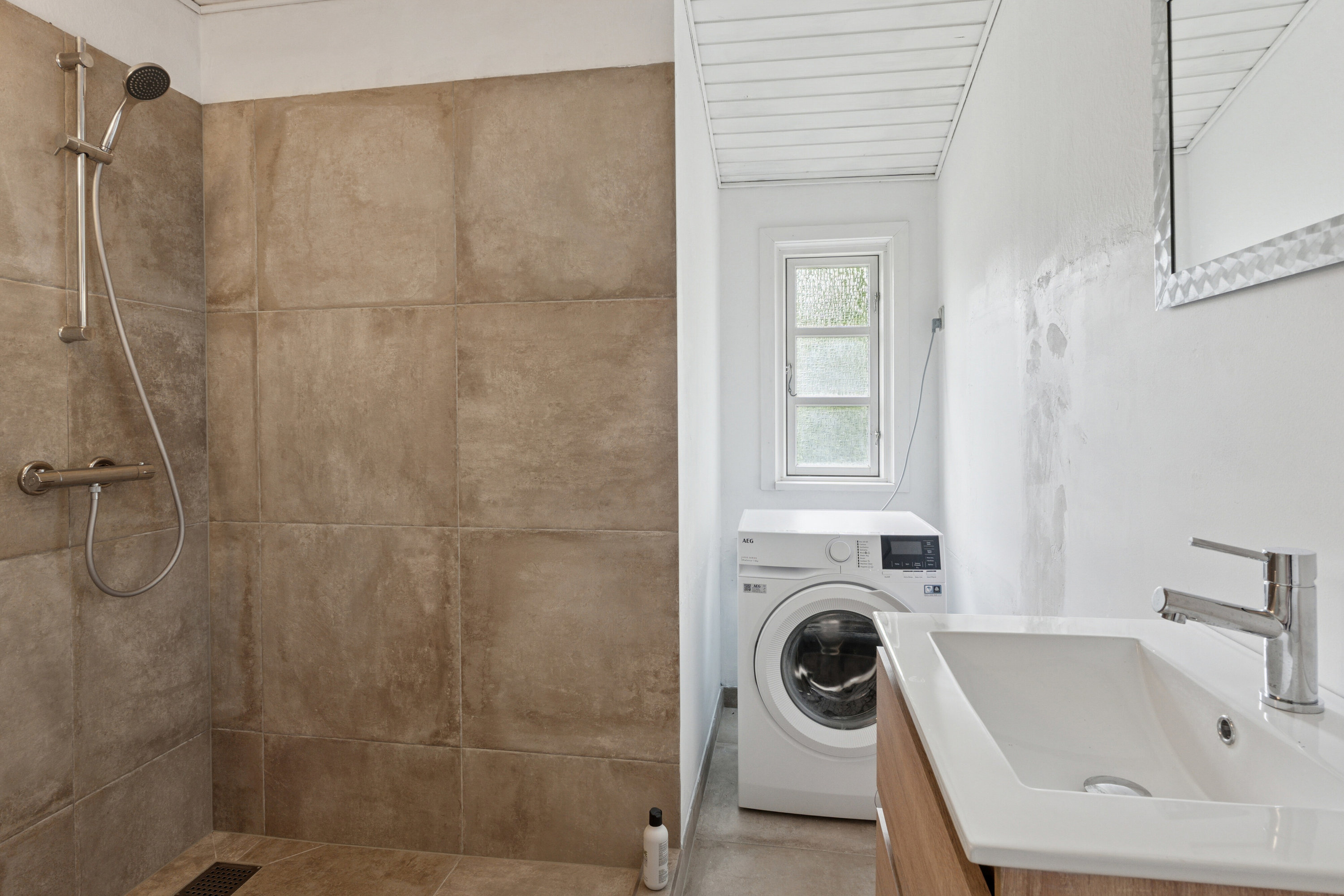 Fremhævet badeværelse billede i fuldskærmstilstand. Billede af Mosestien 29, Roneklint St, 4720 Præstø