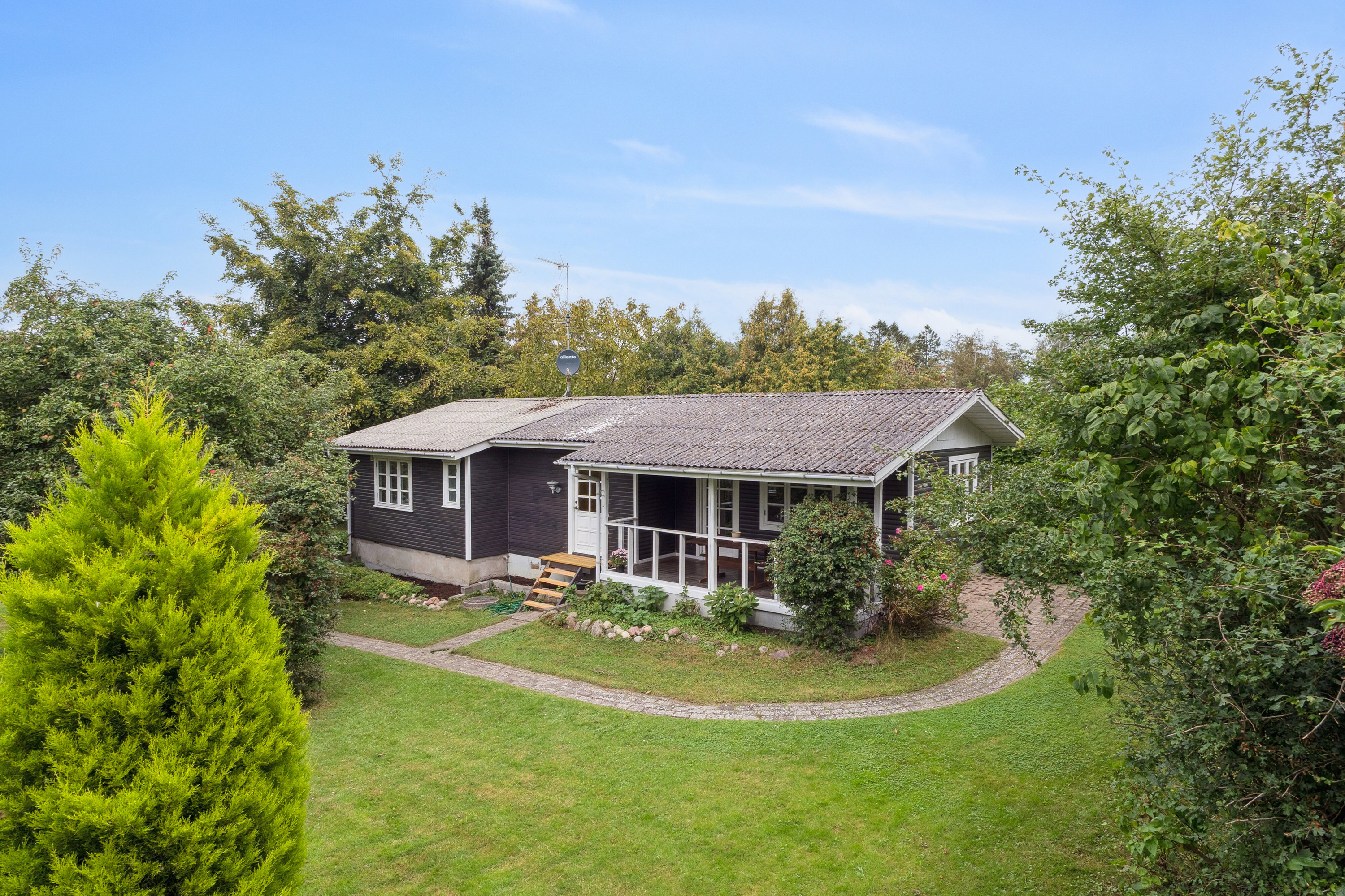 Fremhævet set fra haven billede i fuldskærmstilstand. Billede af Mosestien 29, Roneklint St, 4720 Præstø