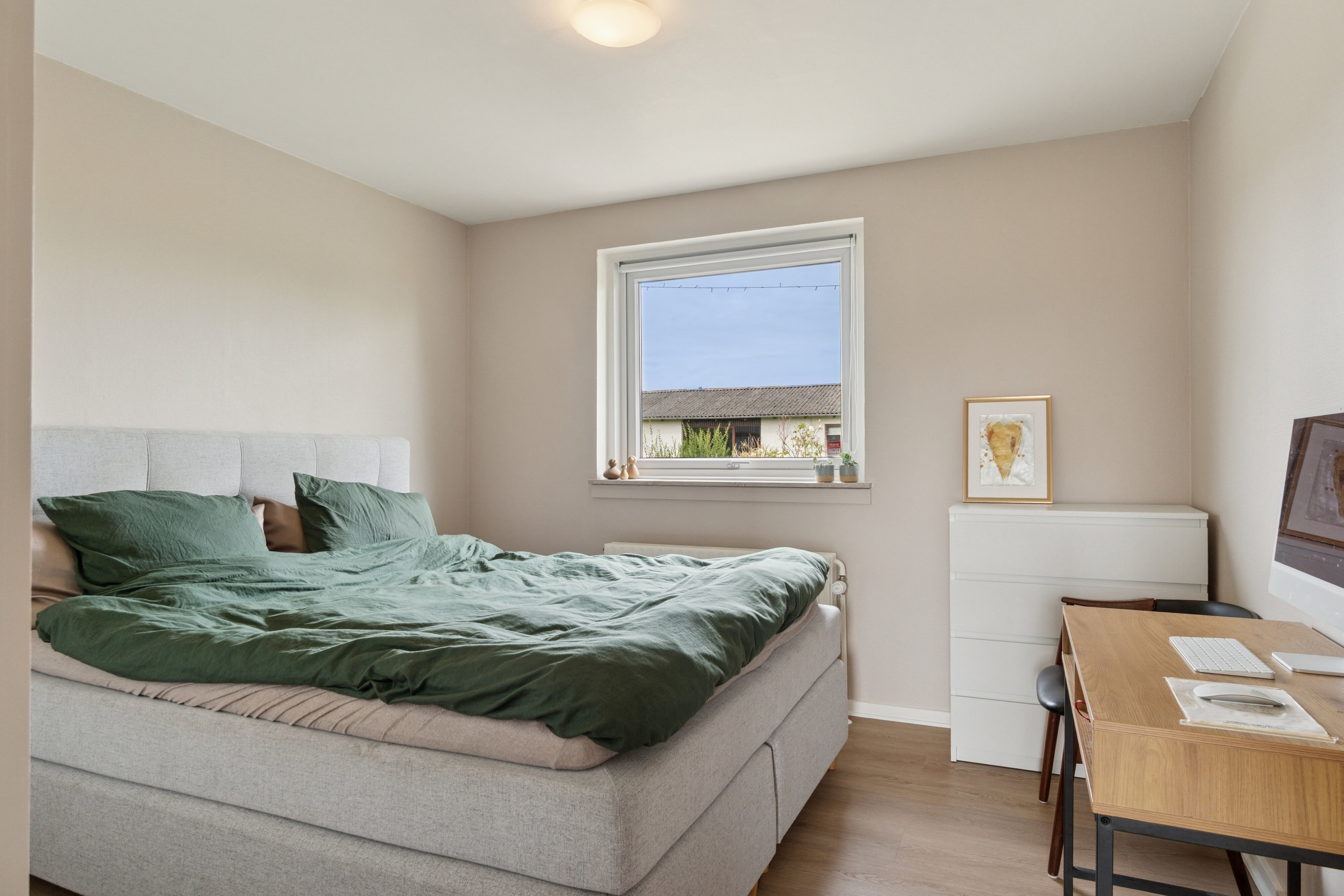 Fremhævet soveværelse billede i fuldskærmstilstand. Billede af Drosselvej 7, 8721 Daugård