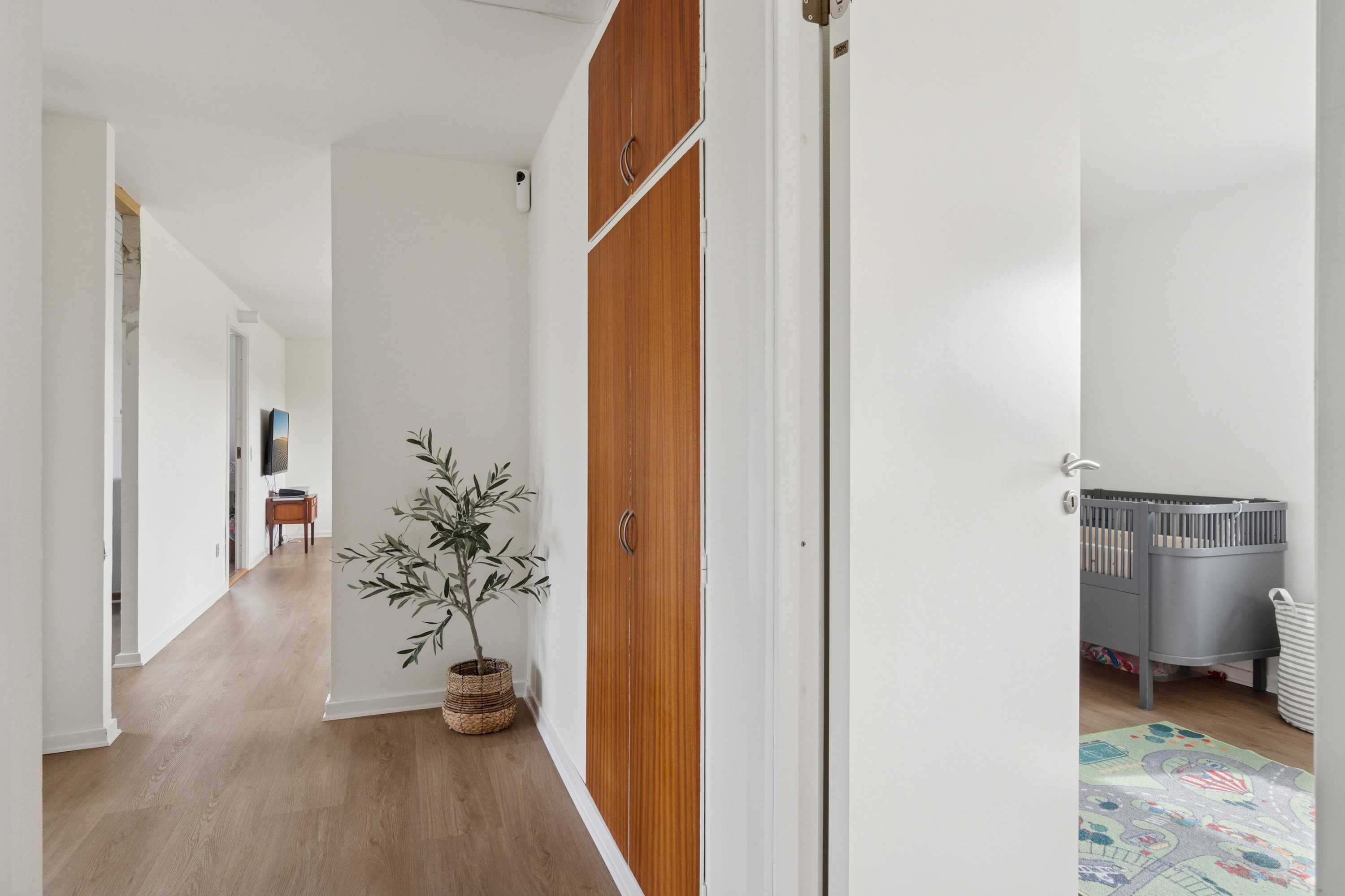 Fremhævet gang billede i fuldskærmstilstand. Billede af Drosselvej 7, 8721 Daugård