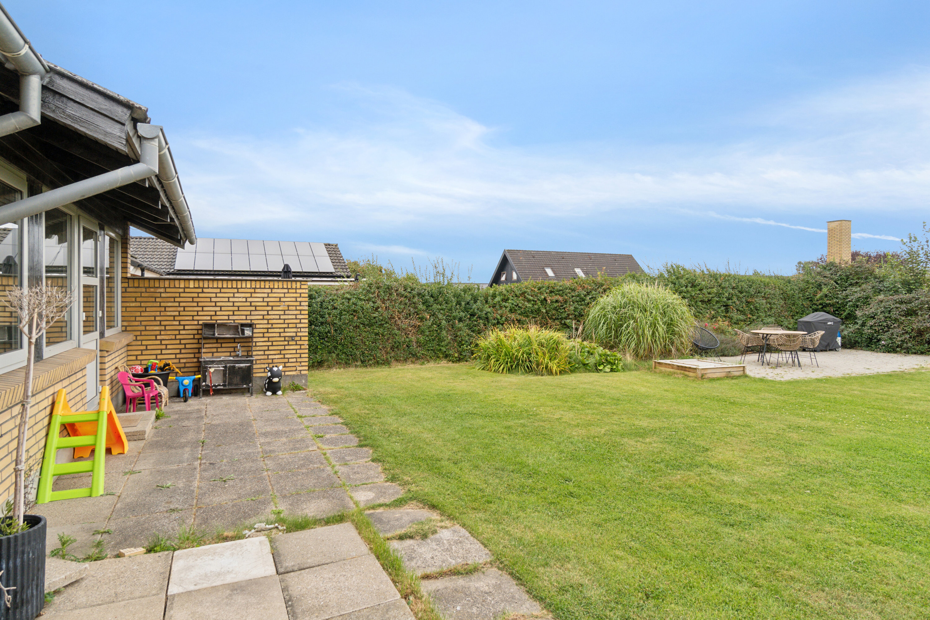 Fremhævet udendørs billede i fuldskærmstilstand. Billede af Drosselvej 7, 8721 Daugård