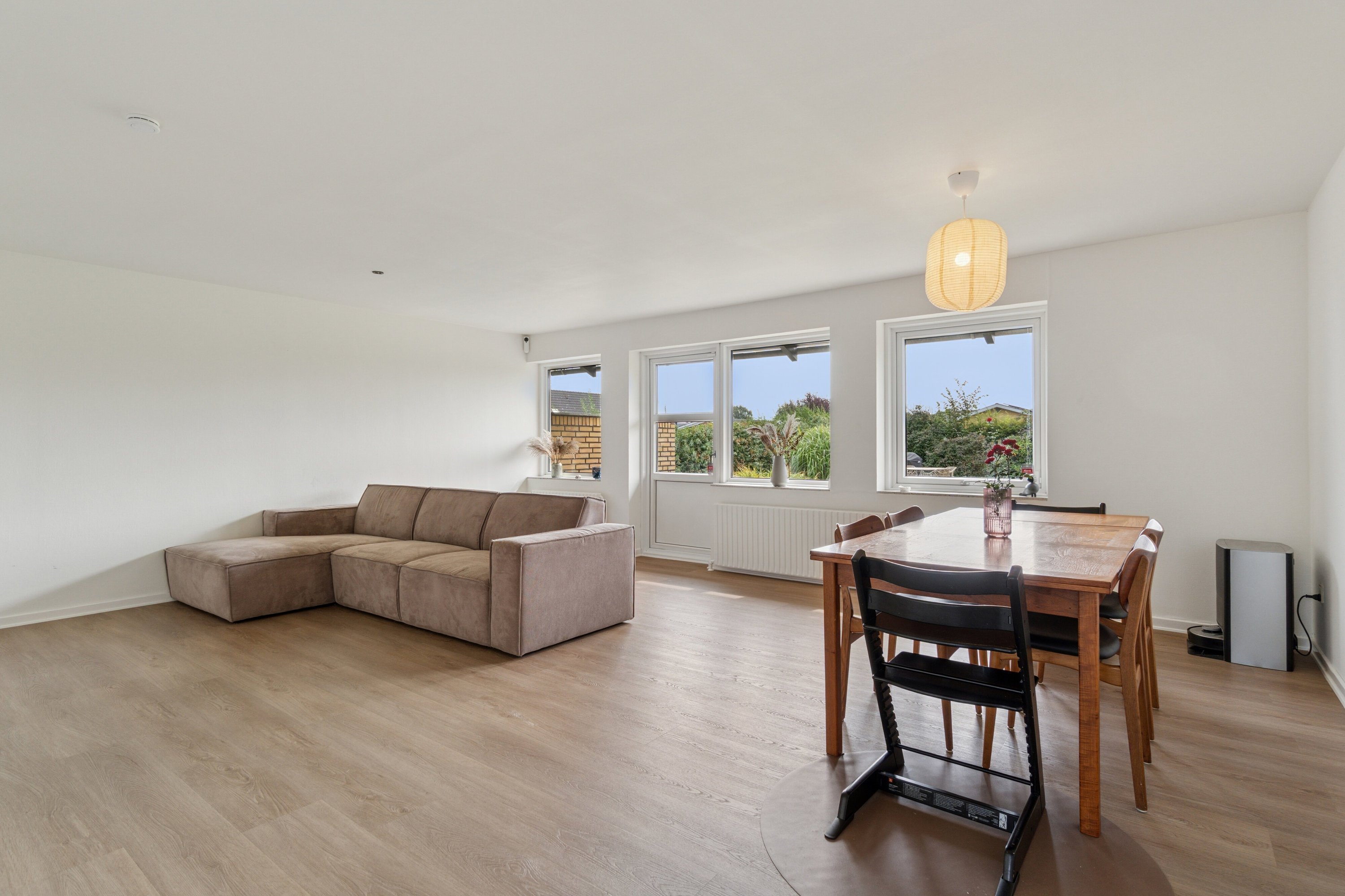 Fremhævet stue billede i fuldskærmstilstand. Billede af Drosselvej 7, 8721 Daugård