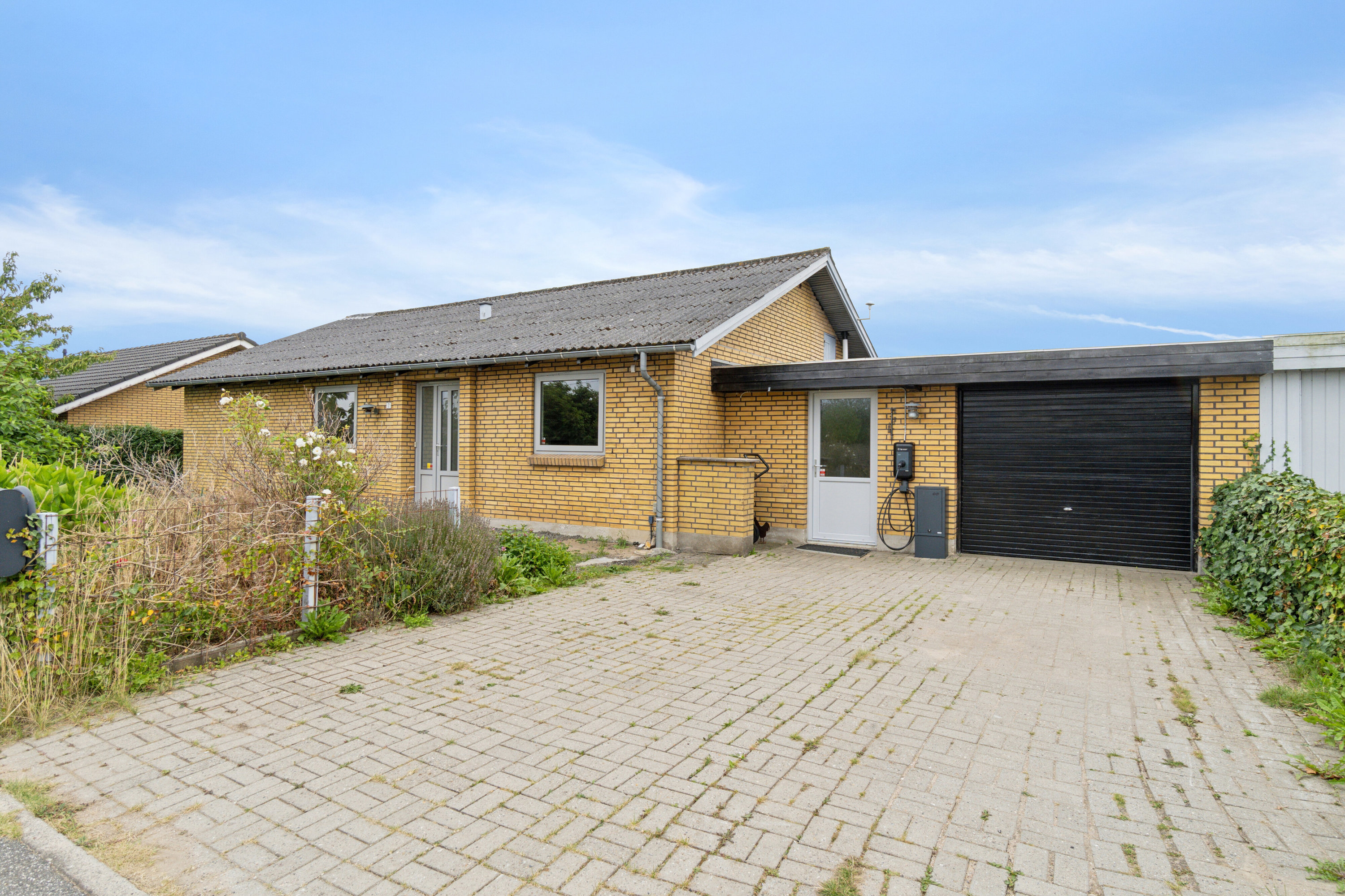 Fremhævet set fra vejen billede i fuldskærmstilstand. Billede af Drosselvej 7, 8721 Daugård