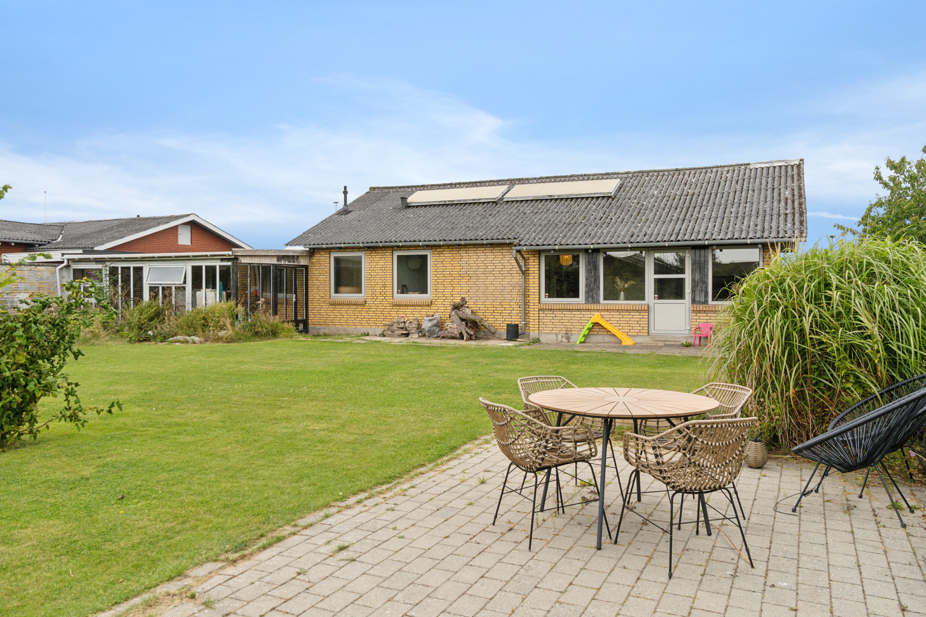 Fremhævet terrasse billede i fuldskærmstilstand. Billede af Drosselvej 7, 8721 Daugård