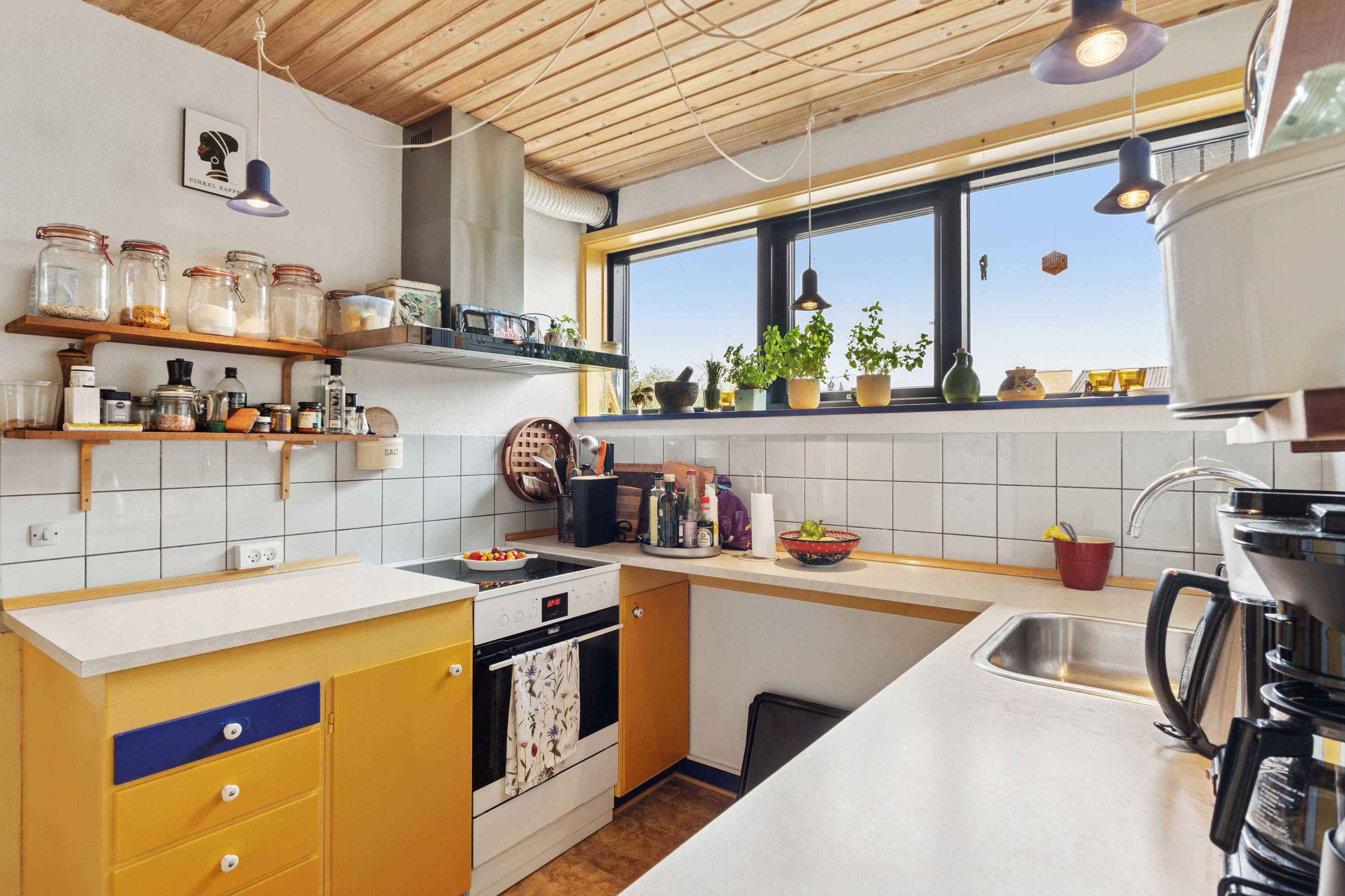 Fremhævet køkken billede i fuldskærmstilstand. Billede af Lindeparken 7, Skt Klemens, 5260 Odense S