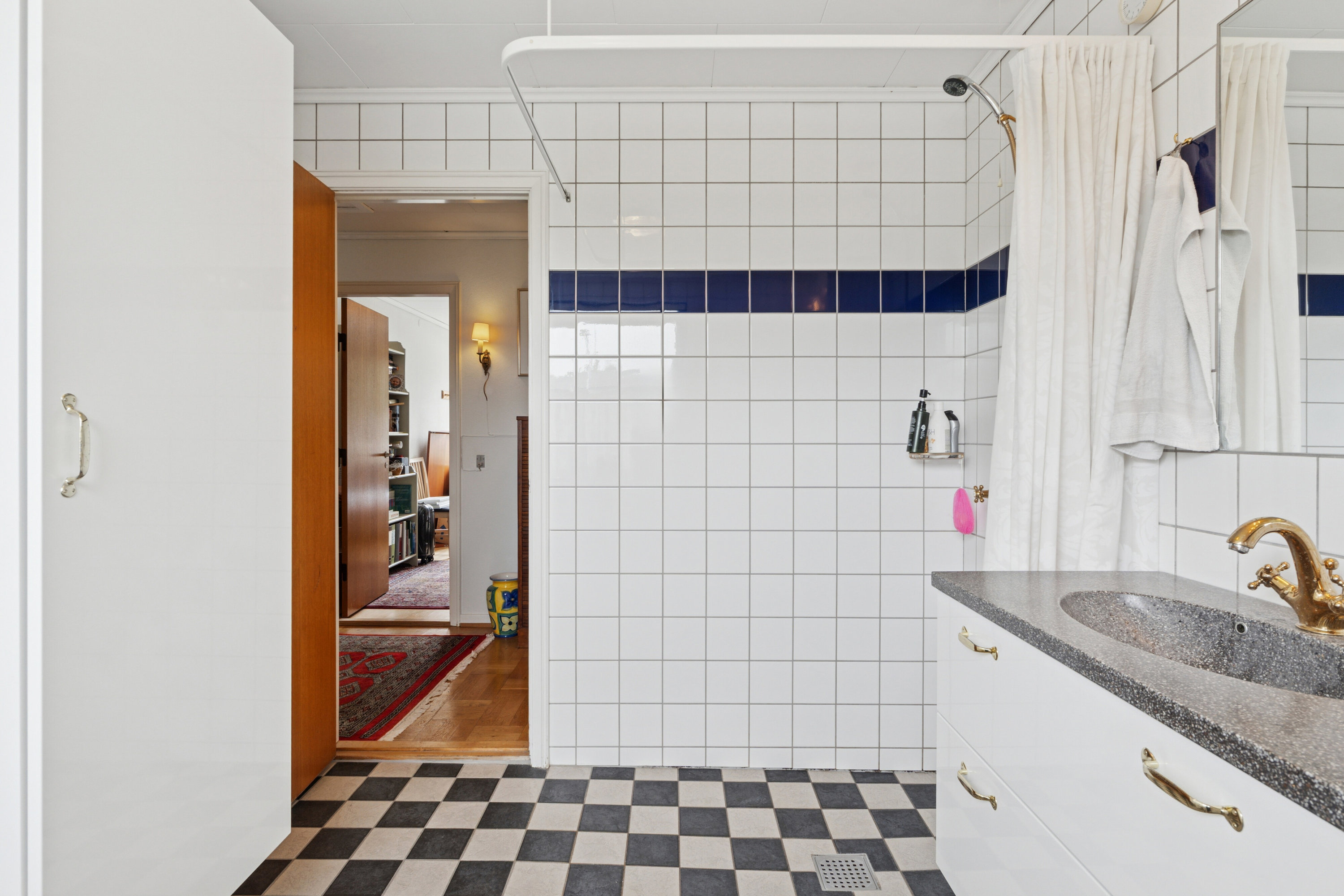 Fremhævet badeværelse billede i fuldskærmstilstand. Billede af Lindeparken 7, Skt Klemens, 5260 Odense S