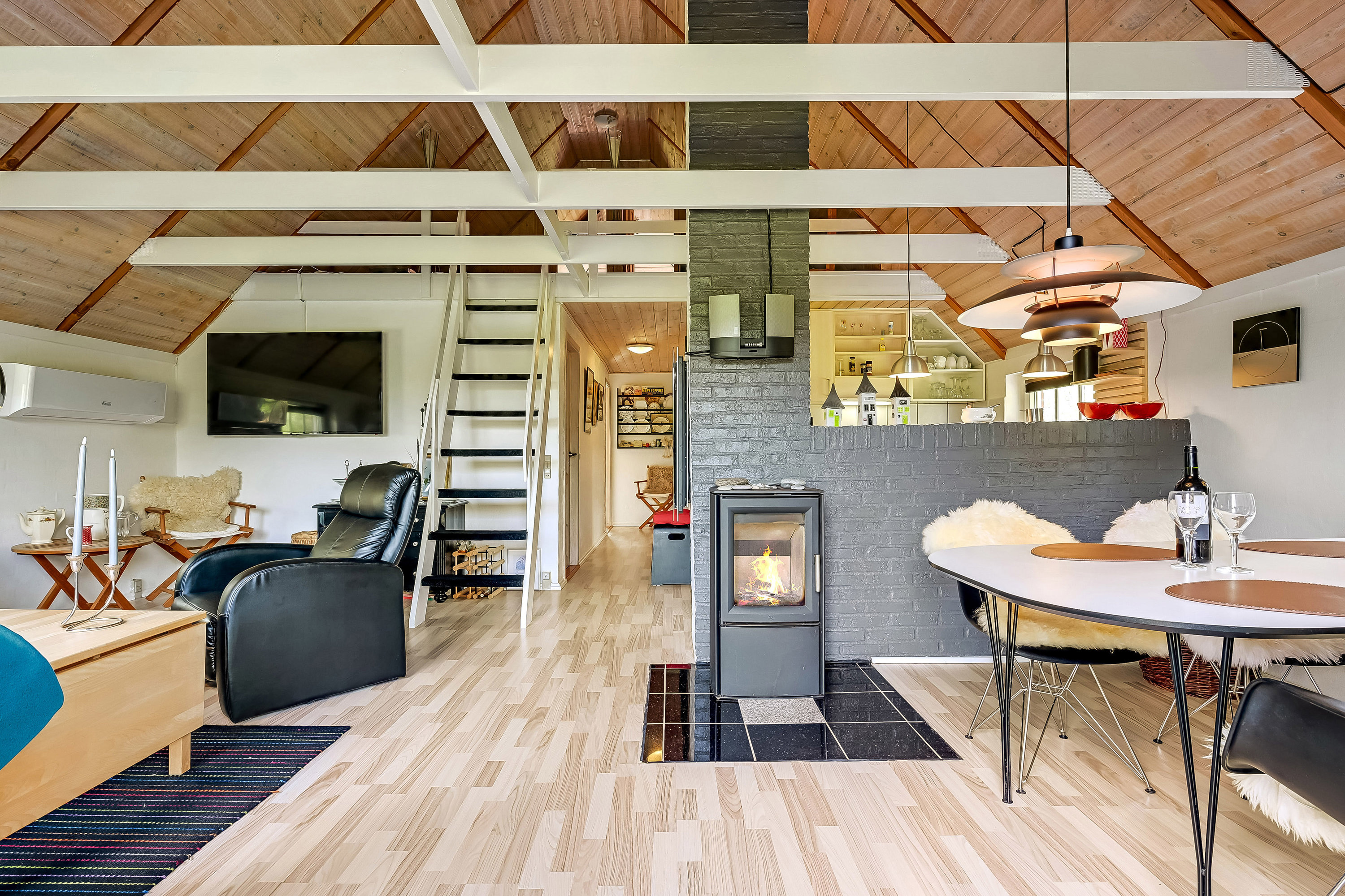 Fremhævet stue billede i fuldskærmstilstand. Billede af Hummelmosevej 21, Vedersø, 6990 Ulfborg