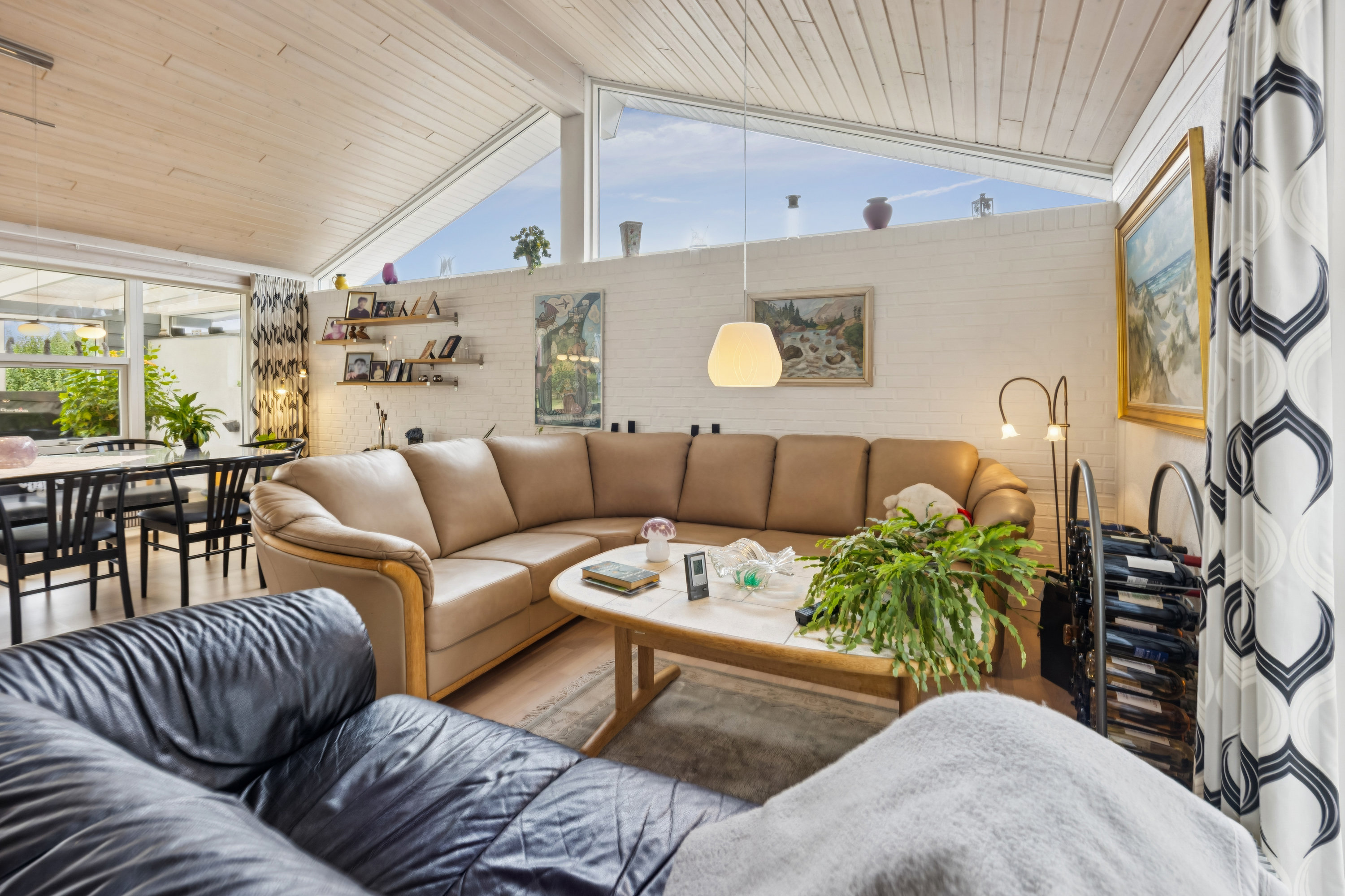 Fremhævet stue billede i fuldskærmstilstand. Billede af Hvolgården 58, Vester Hassing, 9310 Vodskov