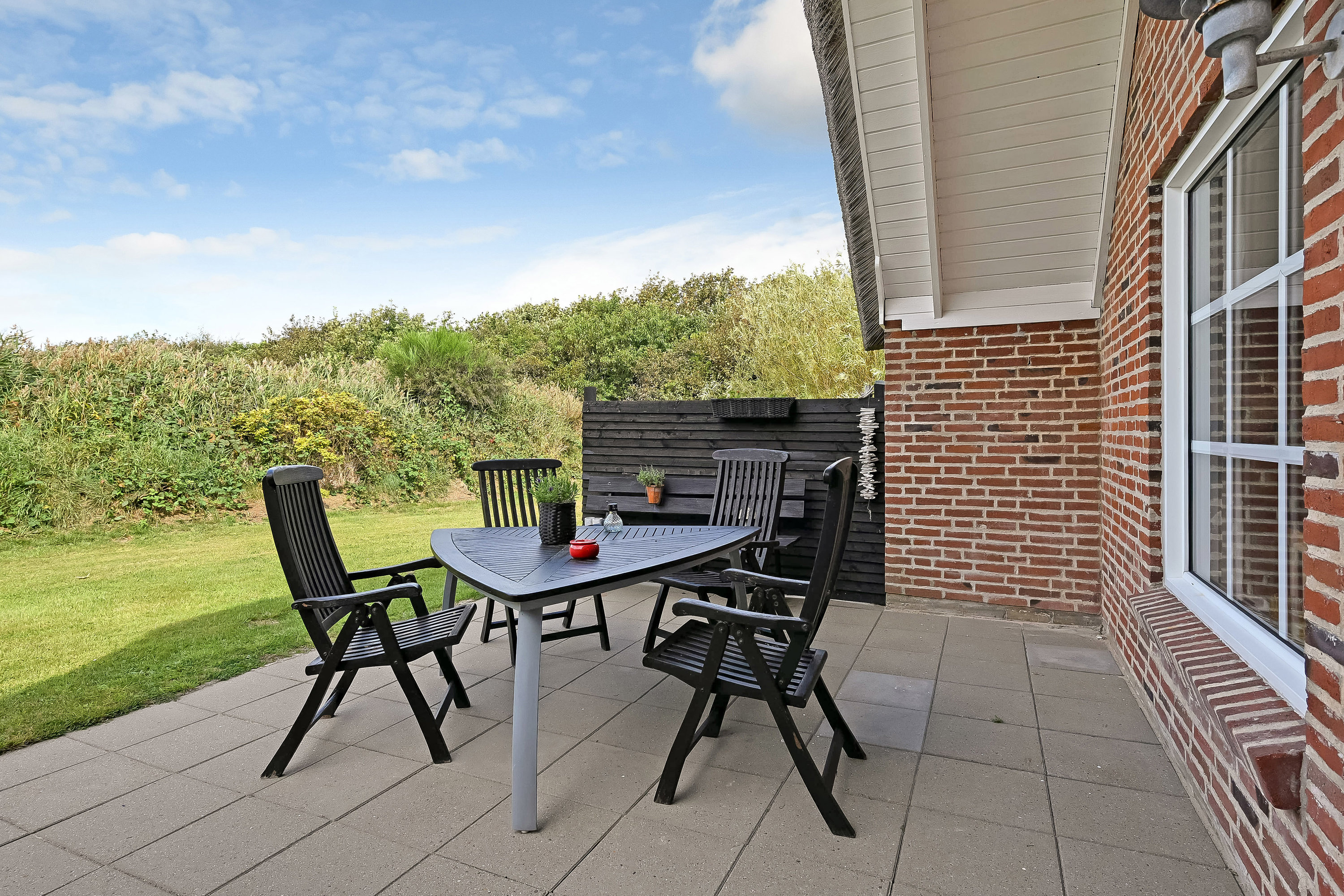 Miniaturebillede 2: terrasse. Billede af Hummelmosevej 21, Vedersø, 6990 Ulfborg