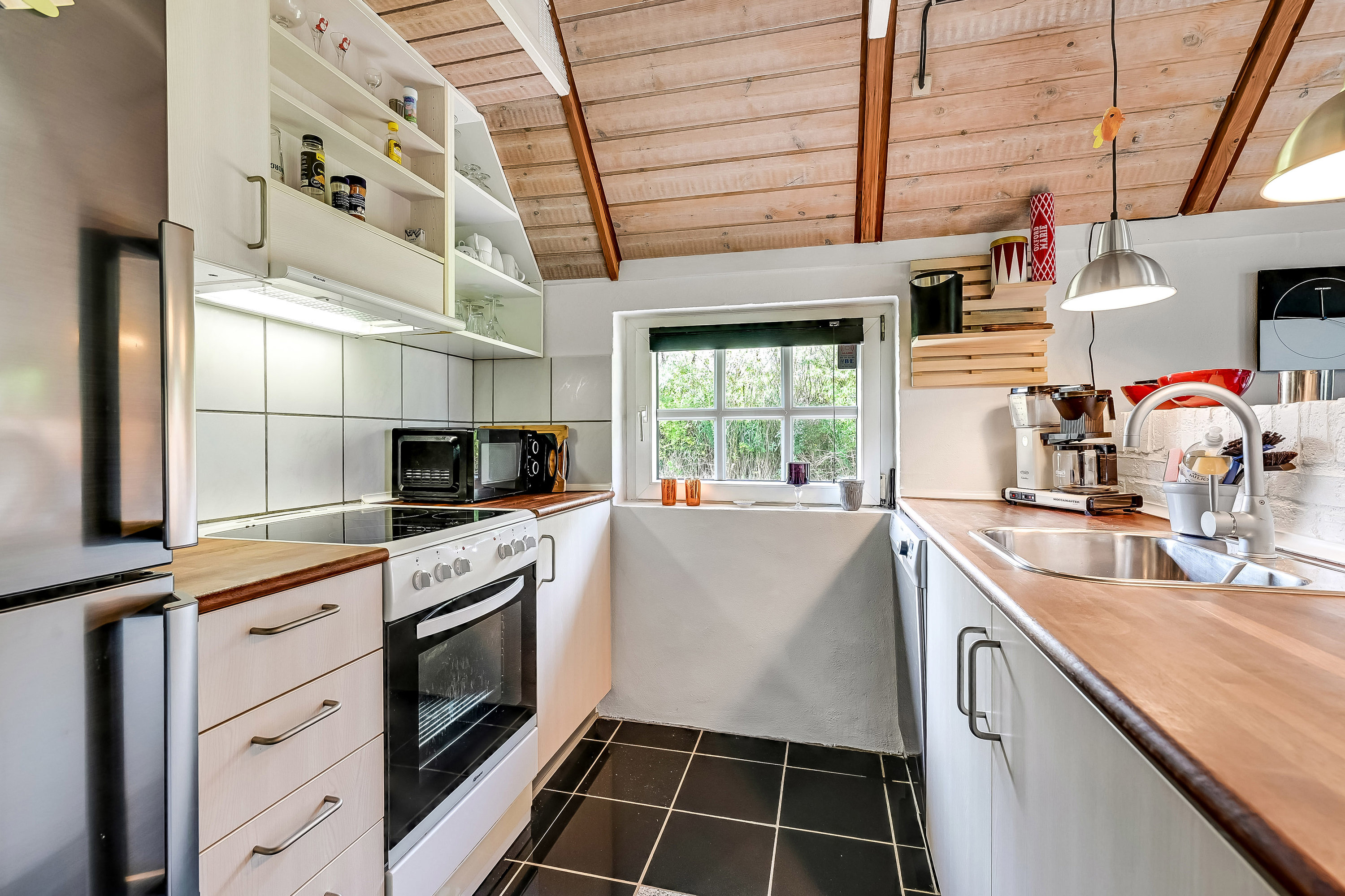 Fremhævet køkken billede i fuldskærmstilstand. Billede af Hummelmosevej 21, Vedersø, 6990 Ulfborg