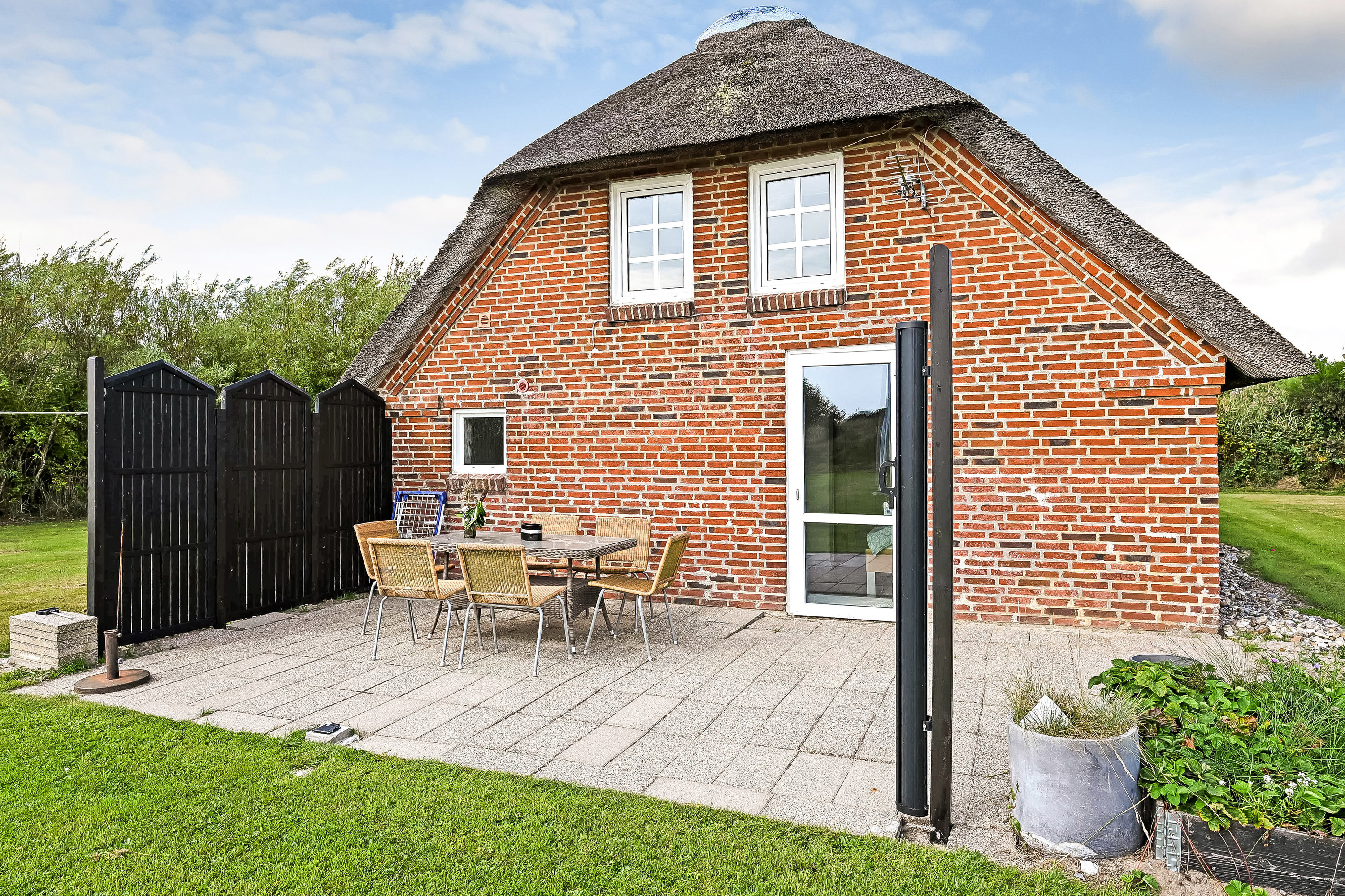 Fremhævet terrasse billede i fuldskærmstilstand. Billede af Hummelmosevej 21, Vedersø, 6990 Ulfborg