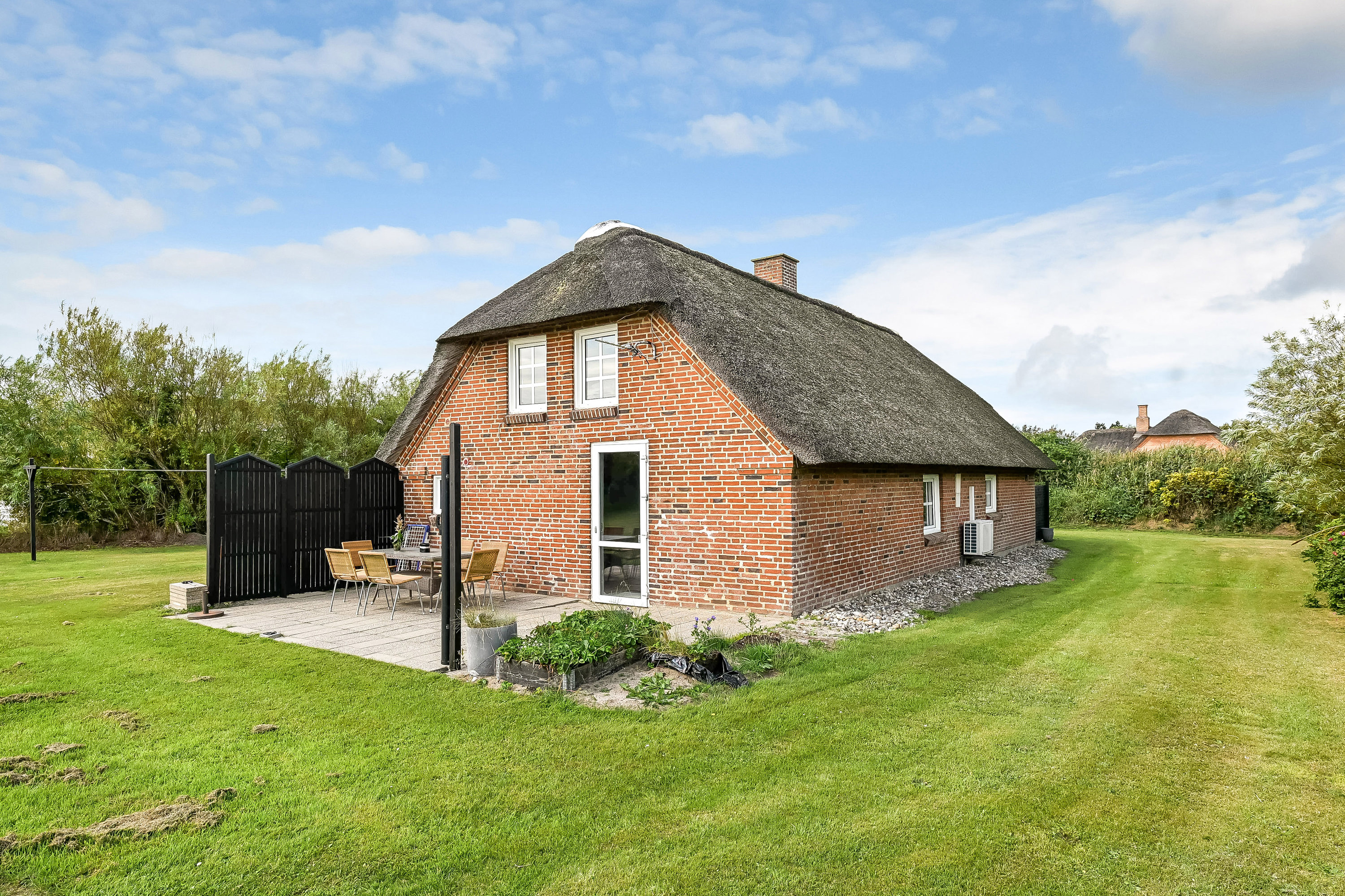 Fremhævet ejendommen billede i fuldskærmstilstand. Billede af Hummelmosevej 21, Vedersø, 6990 Ulfborg