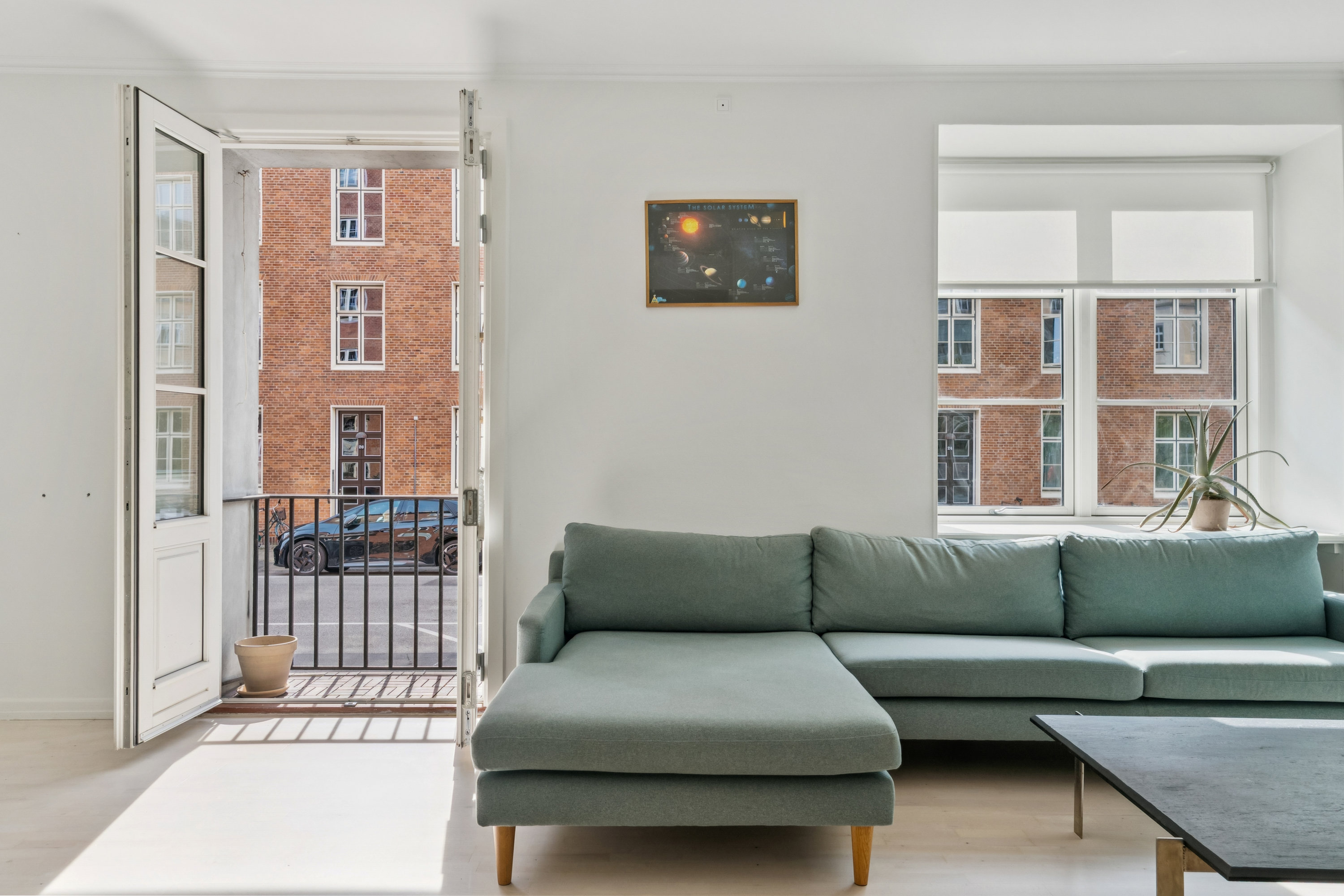 Fremhævet stue billede i fuldskærmstilstand. Billede af Bryggervangen 2, st.. th., 2100 København Ø