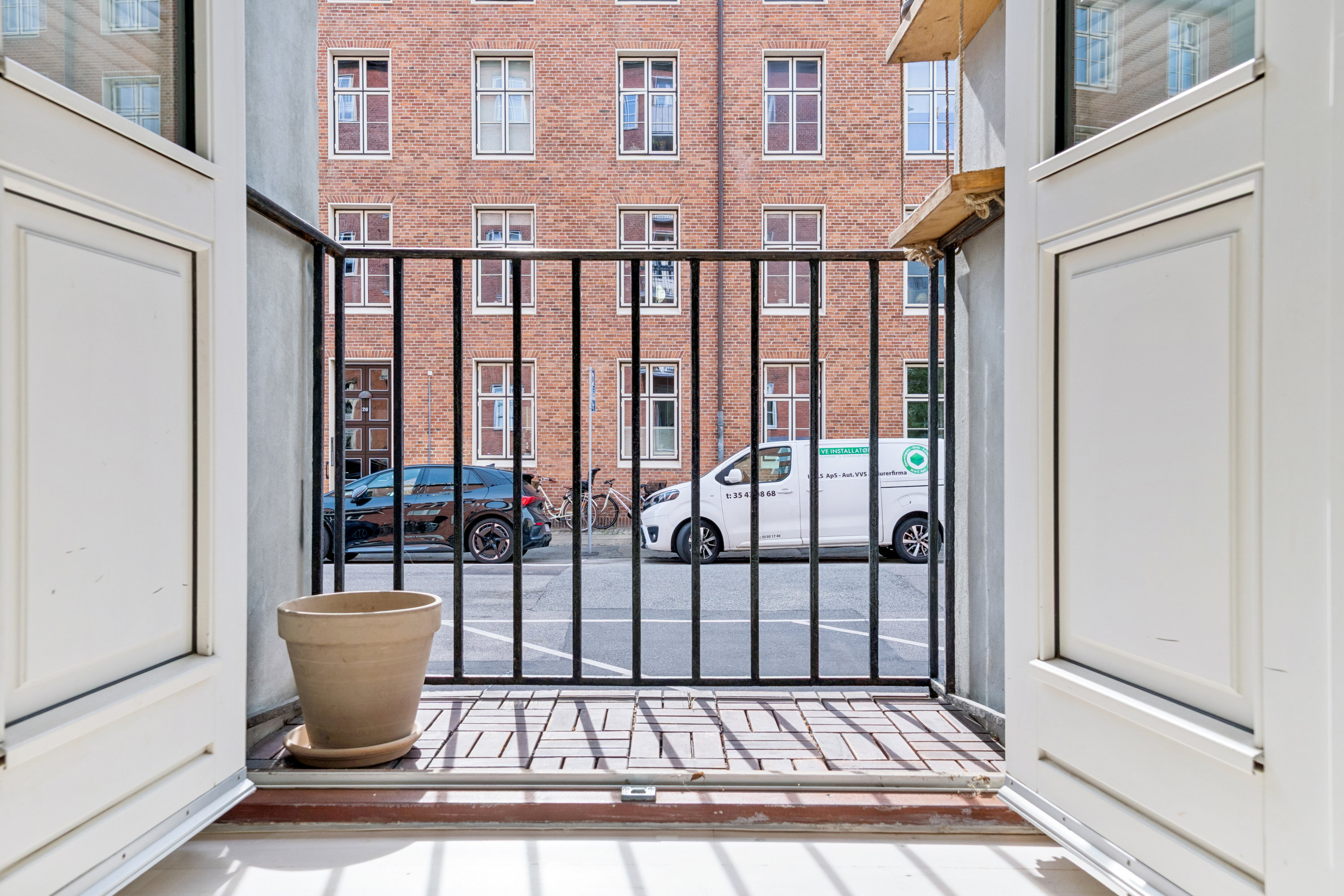 Fremhævet altan billede i fuldskærmstilstand. Billede af Bryggervangen 2, st.. th., 2100 København Ø