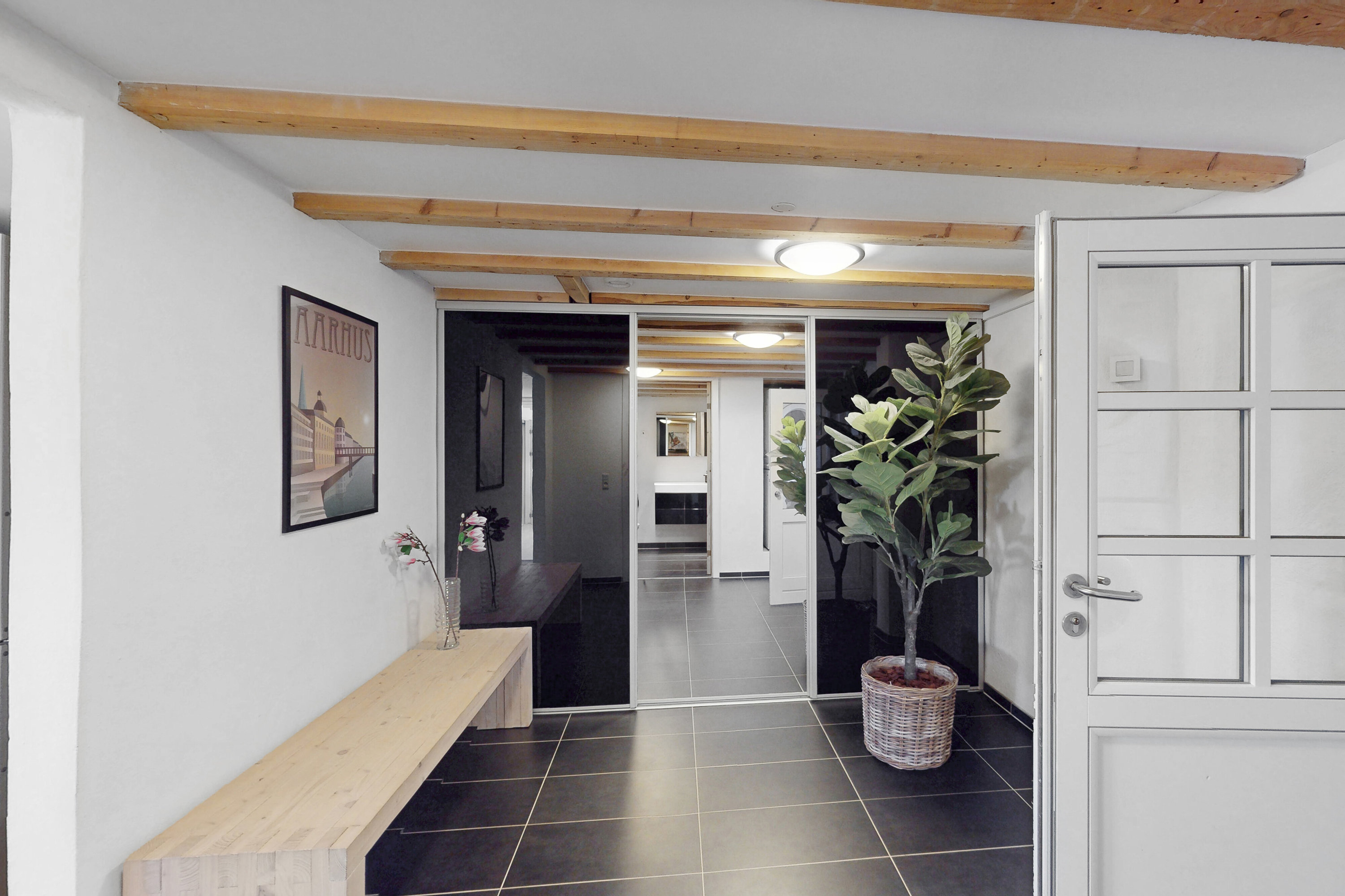 Fremhævet gang billede i fuldskærmstilstand. Billede af Holmegårdsvej 41, 8270 Højbjerg